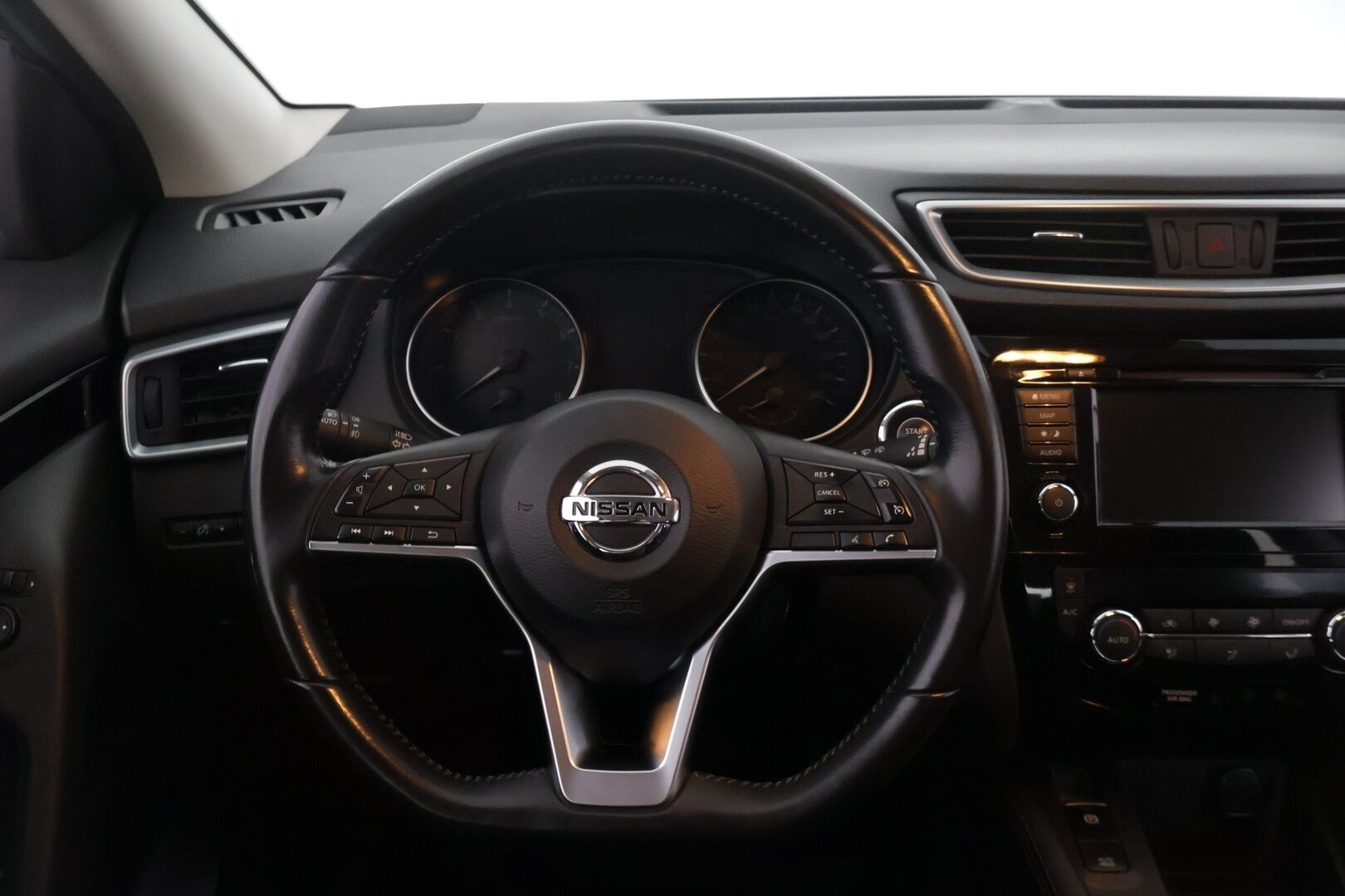 Nissan Qashqai 2020 DIG-T 160 N-Connecta 2WD 6M/T - l Suomi-auto l 360° Kamera l Pysäköintitutkat l KeyLessGo l Vetokoukku l 2x renkaat ja vanteet l