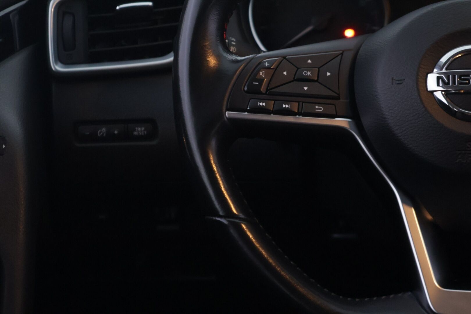 Nissan Qashqai 2020 DIG-T 160 N-Connecta 2WD 6M/T - l Suomi-auto l 360° Kamera l Pysäköintitutkat l KeyLessGo l Vetokoukku l 2x renkaat ja vanteet l