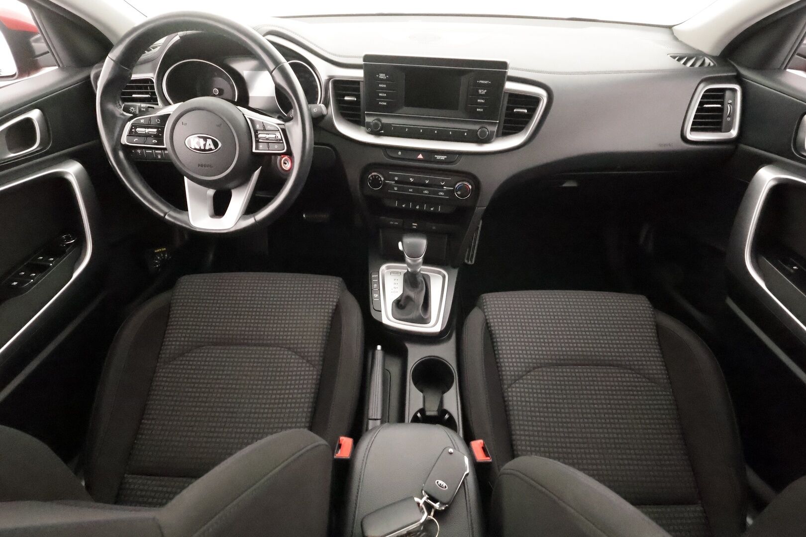 Kia Ceed 2020 1,4 T-GDI ISG 140hv Active SW DCT A/T - | Vakkari | Koukku | Merkkihuollot | Lane Assist | Hätäjarrutusavustin | Lämm. ratti | BT | P.tutka | Lohko+sisälämmitin | Ilmastointi | 2x renkaat |