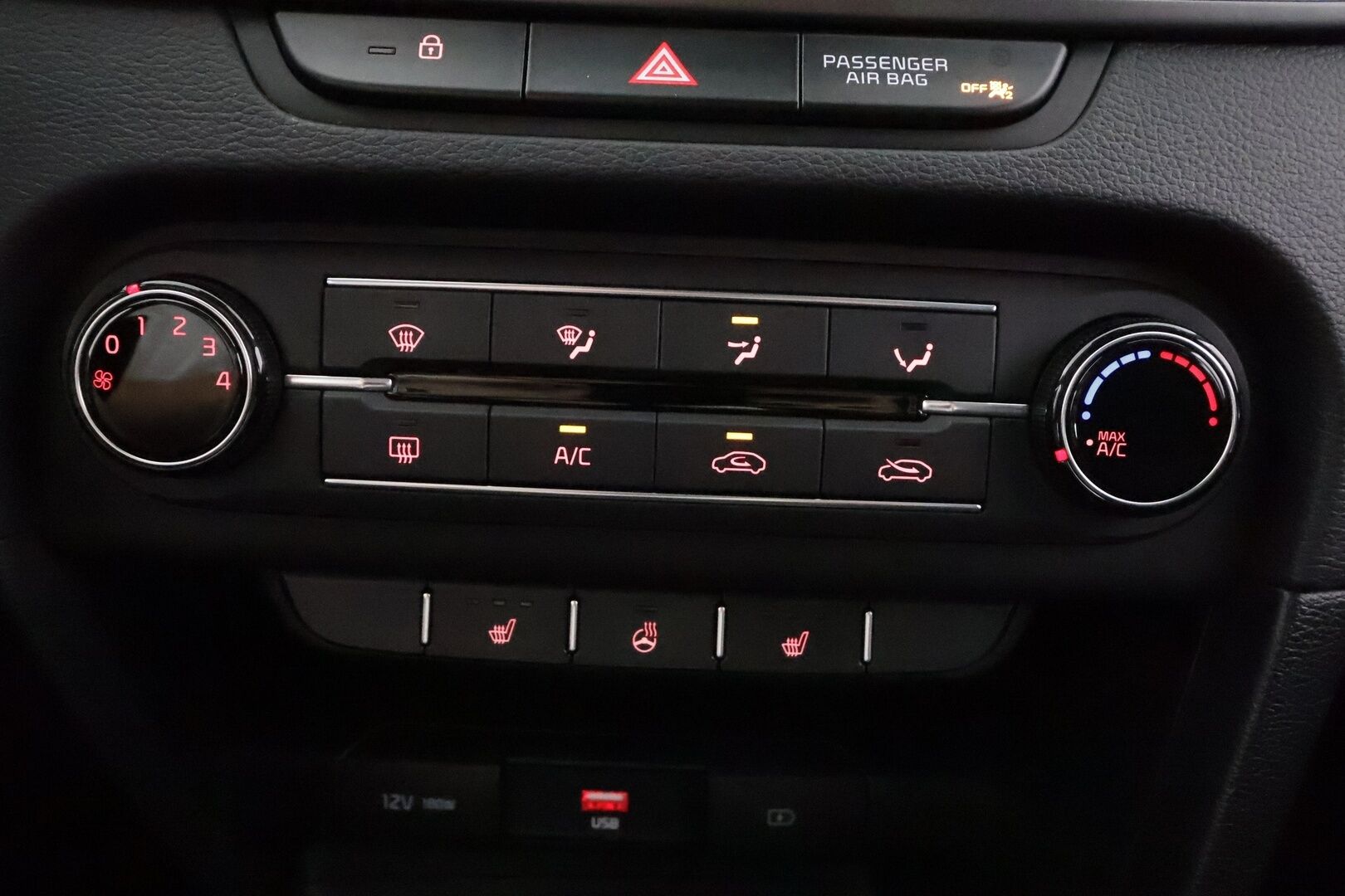 Kia Ceed 2020 1,4 T-GDI ISG 140hv Active SW DCT A/T - | Vakkari | Koukku | Merkkihuollot | Lane Assist | Hätäjarrutusavustin | Lämm. ratti | BT | P.tutka | Lohko+sisälämmitin | Ilmastointi | 2x renkaat |