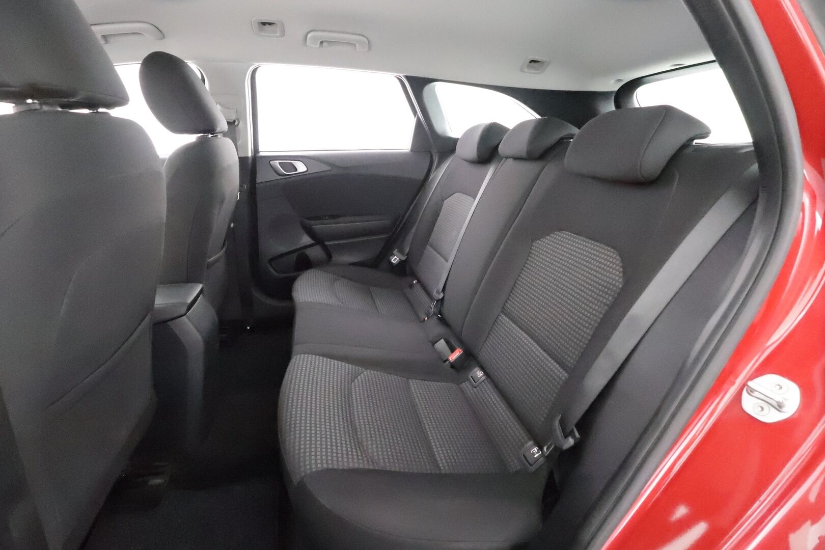 Kia Ceed 2020 1,4 T-GDI ISG 140hv Active SW DCT A/T - | Vakkari | Koukku | Merkkihuollot | Lane Assist | Hätäjarrutusavustin | Lämm. ratti | BT | P.tutka | Lohko+sisälämmitin | Ilmastointi | 2x renkaat |