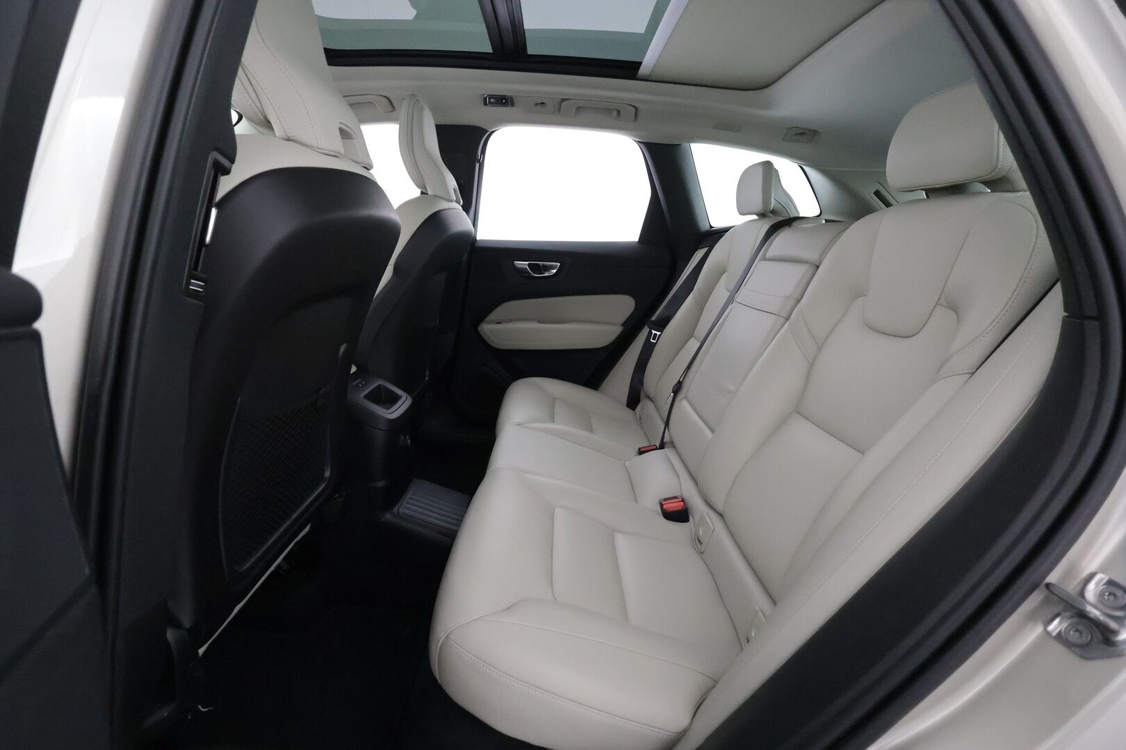 Volvo XC60 2020 T8 TwE AWD Inscription Aut - | ACC | Webasto | Koukku | Panorama | Sähkönahat | Muistipenkki | Full-LED | P.kamera | Pilot Assist | BLIS | Keyless | 2x renkaat aluin |