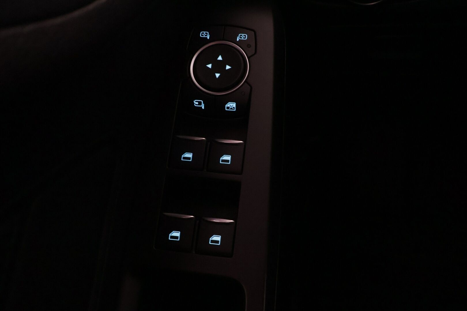 Ford Focus 2020 1,0 EcoBoost 125hv A8 Active - Webasto / 2.Omisteinen / Suomi-Auto / P-Tutkat / Vetokoukku / Lämpölasi / Ratinlämmitin