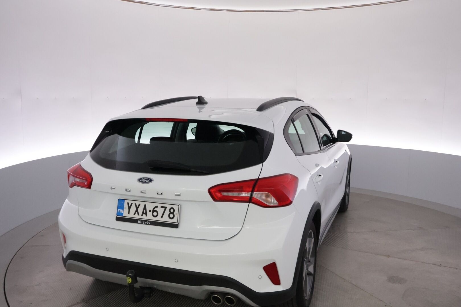Ford Focus 2020 1,0 EcoBoost 125hv A8 Active - Webasto / 2.Omisteinen / Suomi-Auto / P-Tutkat / Vetokoukku / Lämpölasi / Ratinlämmitin