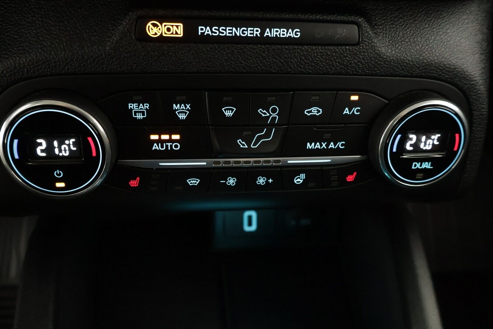 Ford Focus 2020 1,0 EcoBoost 125hv A8 Active / 1.Omisteinen / Suomi-Auto / P-Tutkat / Lämpölasi / Hyvät renkaat / Siisti! / - Suomi-auto / Kahdet renkaat vanteineen / Katsastettu 2/26 - HULLUT AVAJAISHULINAT KORKOTARJOUS 3,29 %