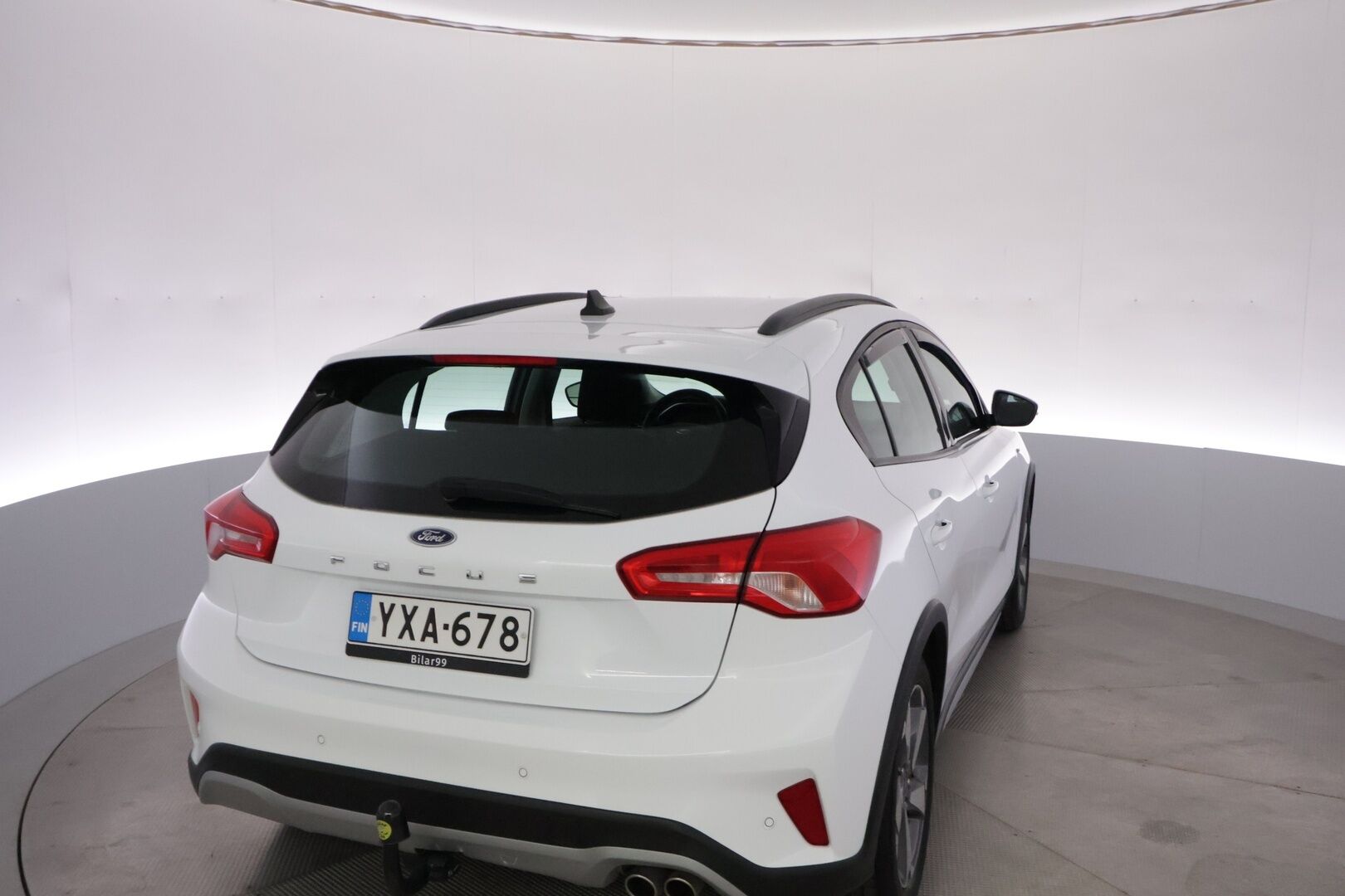 Ford Focus 2020 1,0 EcoBoost 125hv A8 Active - Webasto / 2.Omisteinen / Suomi-Auto / P-Tutkat / Vetokoukku / Lämpölasi / Ratinlämmitin