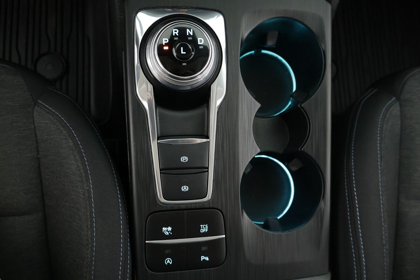 Ford Focus 2020 1,0 EcoBoost 125hv A8 Active / 1.Omisteinen / Suomi-Auto / P-Tutkat / Lämpölasi / Hyvät renkaat / Siisti! / - Suomi-auto / Kahdet renkaat vanteineen / Katsastettu 2/26 - HULLUT AVAJAISHULINAT KORKOTARJOUS 3,29 %