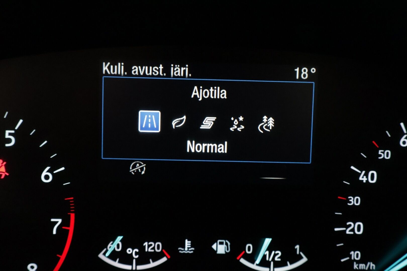 Ford Focus 2020 1,0 EcoBoost 125hv A8 Active / 1.Omisteinen / Suomi-Auto / P-Tutkat / Lämpölasi / Hyvät renkaat / Siisti! / - Suomi-auto / Kahdet renkaat vanteineen / Katsastettu 2/26 - HULLUT AVAJAISHULINAT KORKOTARJOUS 3,29 %