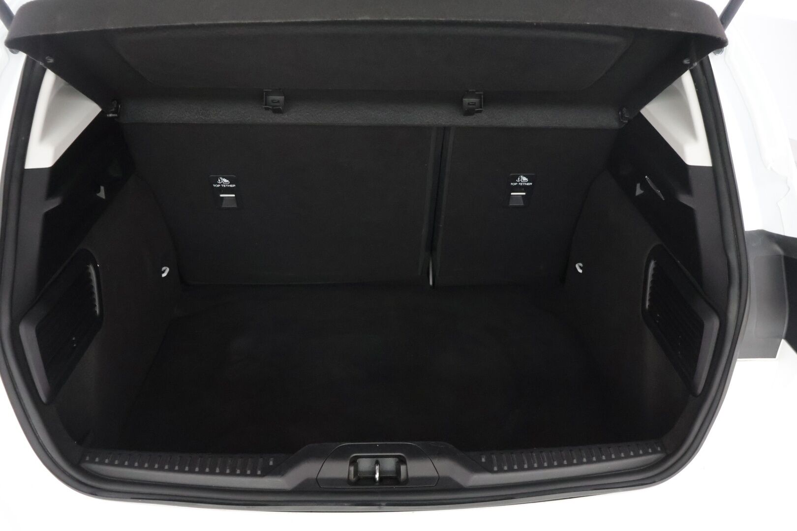 Ford Focus 2020 1,0 EcoBoost 125hv A8 Active - Webasto / 2.Omisteinen / Suomi-Auto / P-Tutkat / Vetokoukku / Lämpölasi / Ratinlämmitin