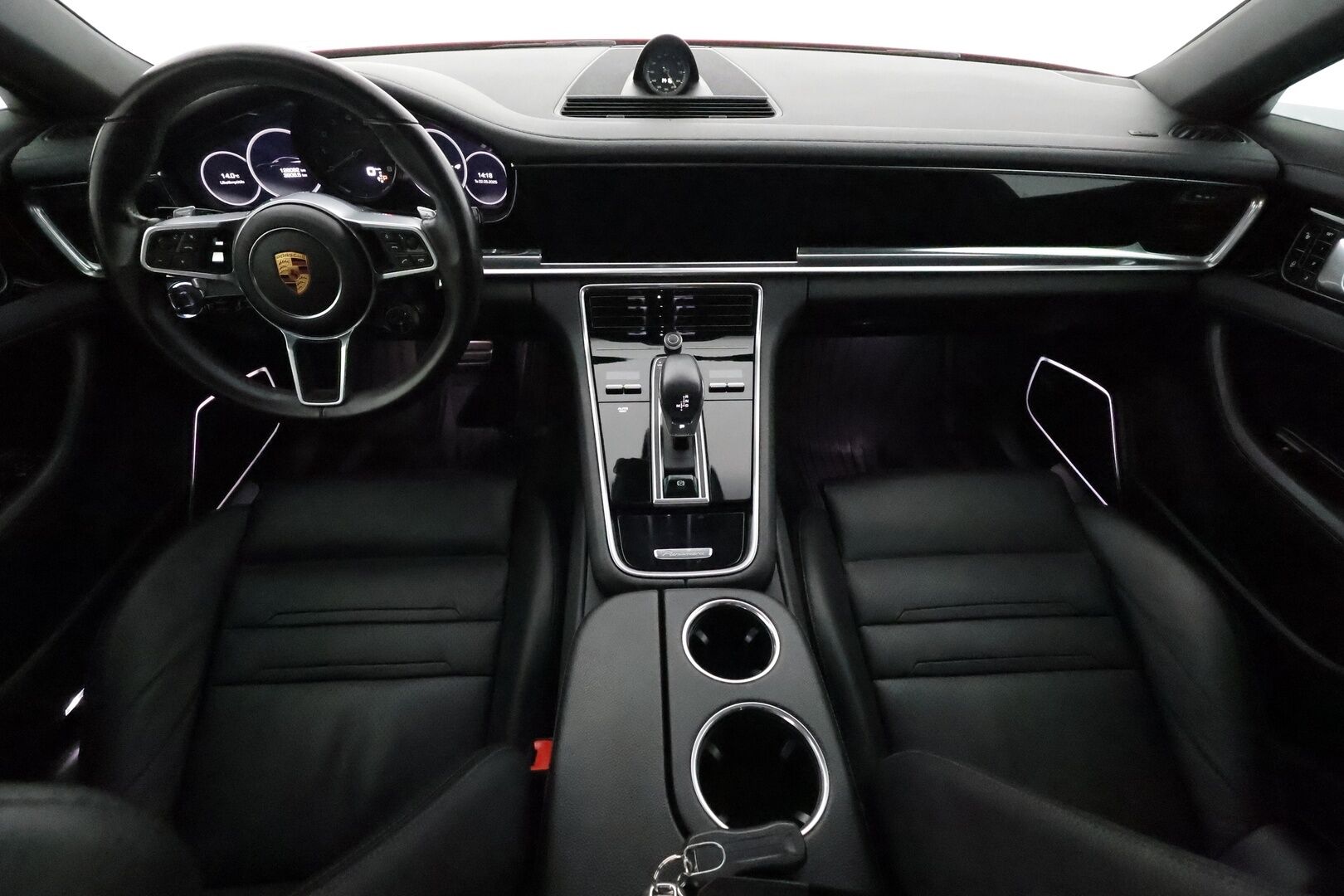 Porsche Panamera 2018 4 E-Hybrid Sport Turismo **Carmine Red / Sport Design / PDLS+ / 18-ist. / Panorama / Bose / 360 Kamera** - 2,99 % KORKOTARJOUS TÄHÄN AUTOON - Sport-putkisto / Sport Chrono Plus / Comfort Access / PASM 