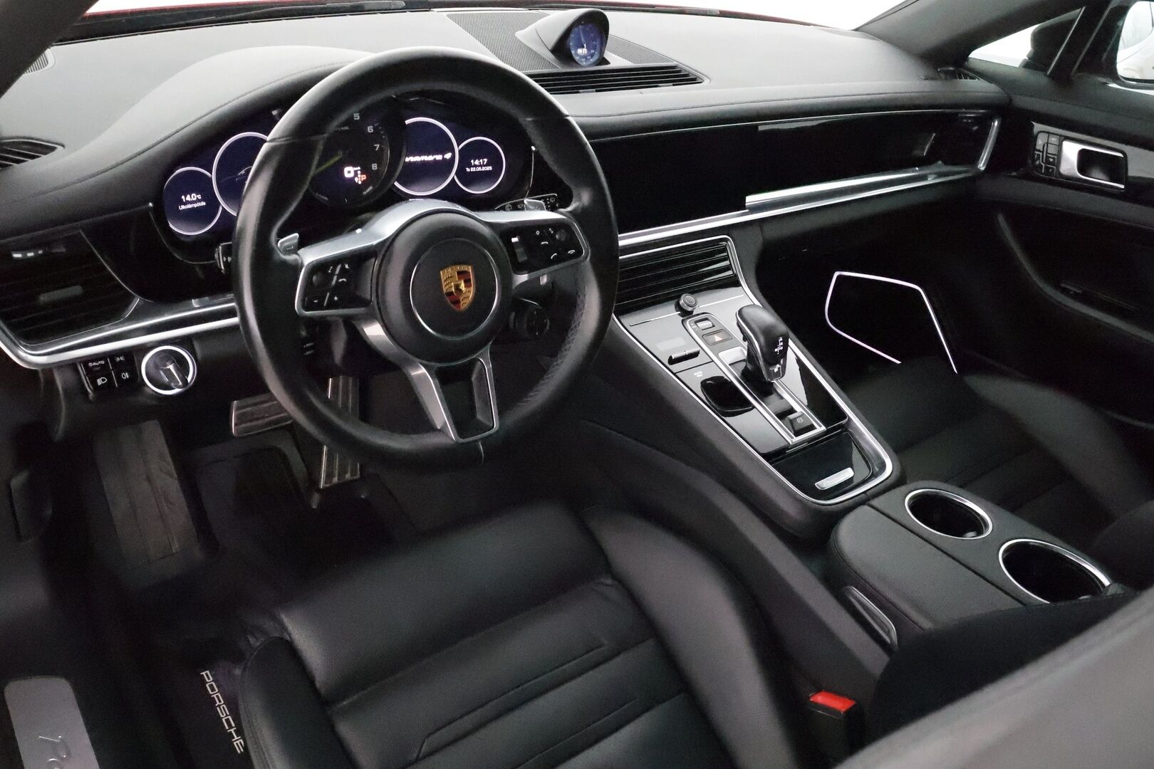 Porsche Panamera 2018 4 E-Hybrid Sport Turismo **Carmine Red / Sport Design / PDLS+ / 18-ist. / Panorama / Bose / 360 Kamera** - 2,99 % KORKOTARJOUS TÄHÄN AUTOON - Sport-putkisto / Sport Chrono Plus / Comfort Access / PASM 