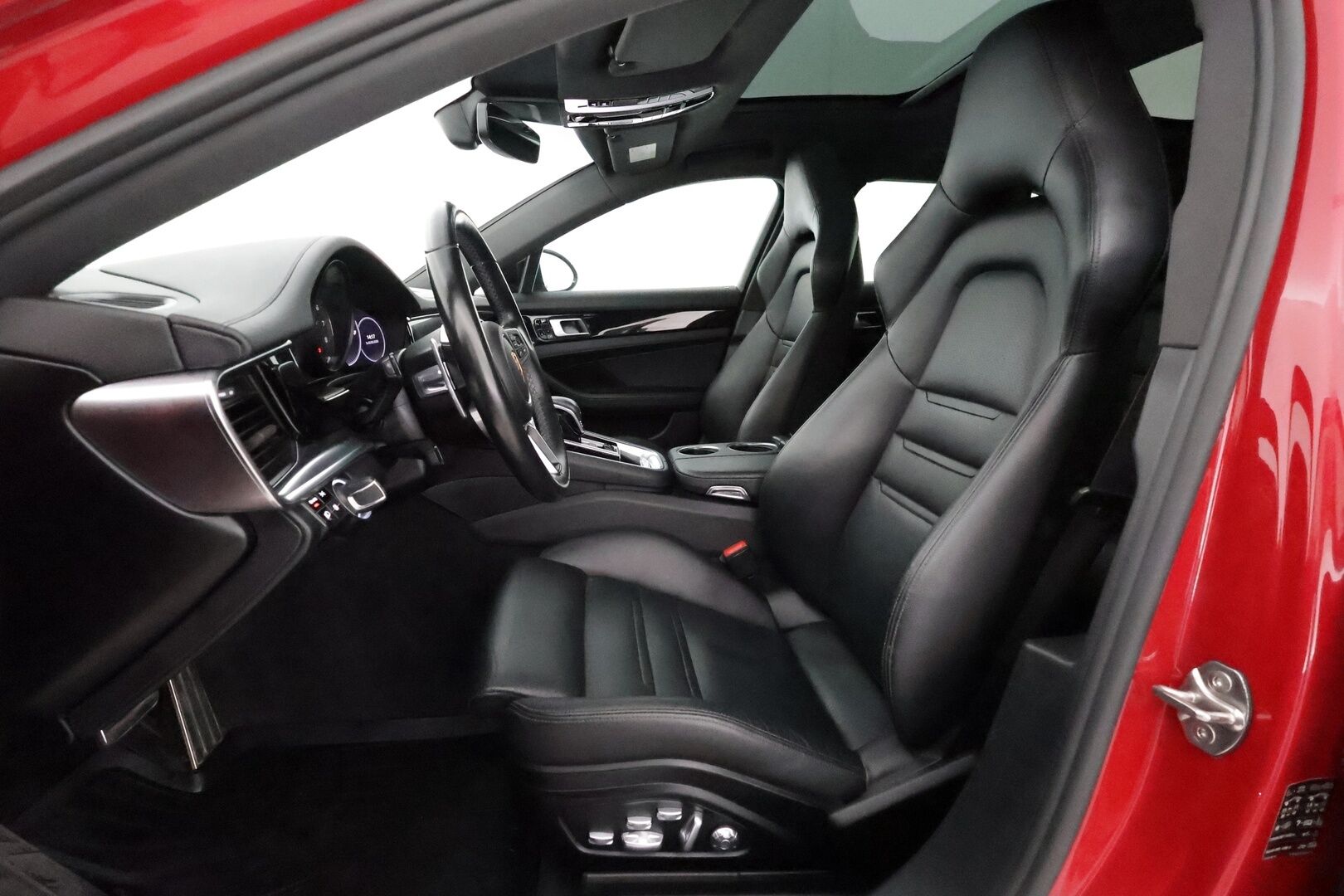 Porsche Panamera 2018 4 E-Hybrid Sport Turismo **Carmine Red / Sport Design / PDLS+ / 18-ist. / Panorama / Bose / 360 Kamera** - 2,99 % KORKOTARJOUS TÄHÄN AUTOON - Sport-putkisto / Sport Chrono Plus / Comfort Access / PASM 