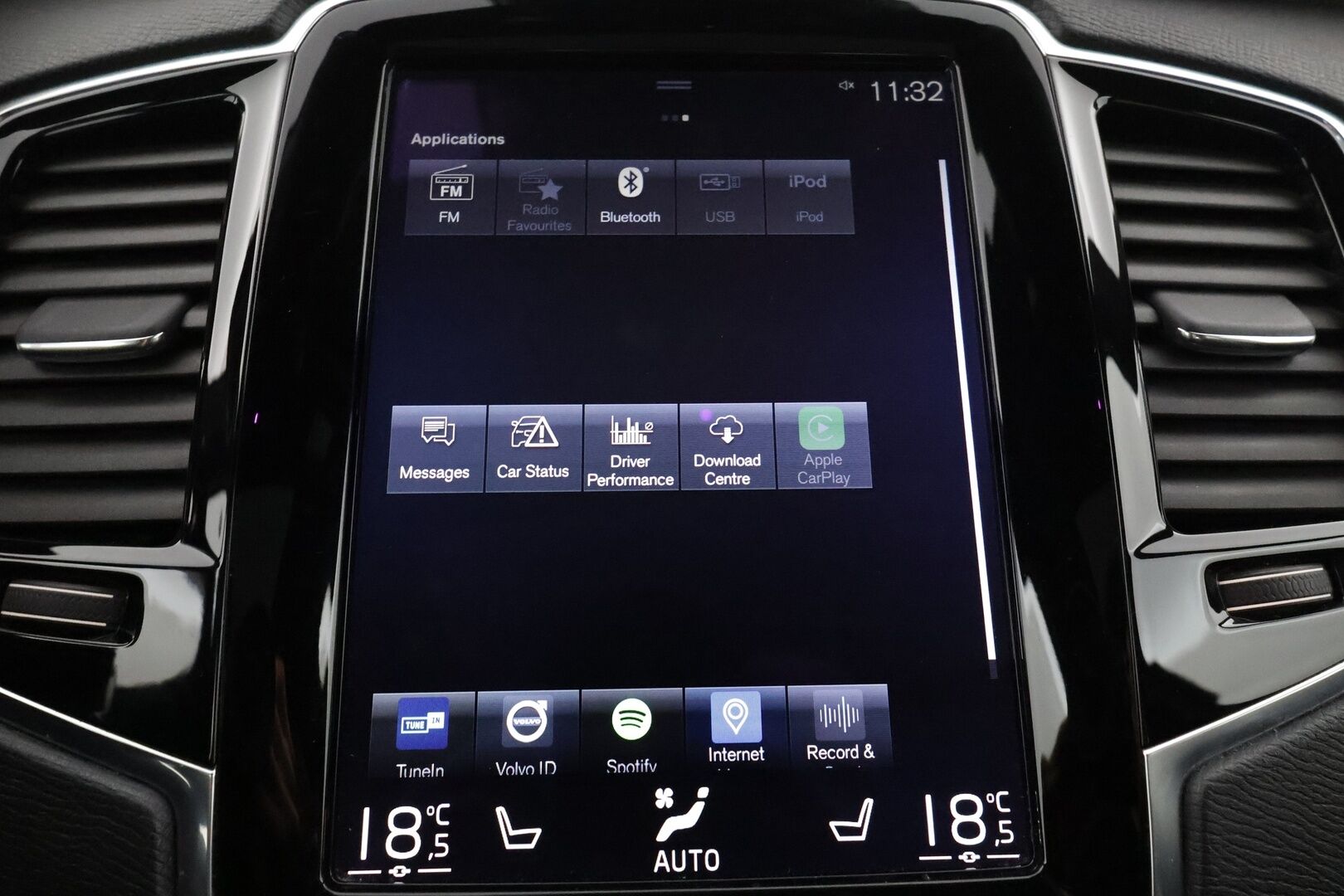 Volvo XC90 2018 T8 Twin Engine AWD R-Design aut - 3,99 % KORKOTARJOUS TÄHÄN AUTOON - 7-P / Webasto / Pilot Assist / Panorama / 360° Kamera / Koukku / Nahka-alcantara Sporttipenkit Muistilla / KeylessGo / 2x renkaat