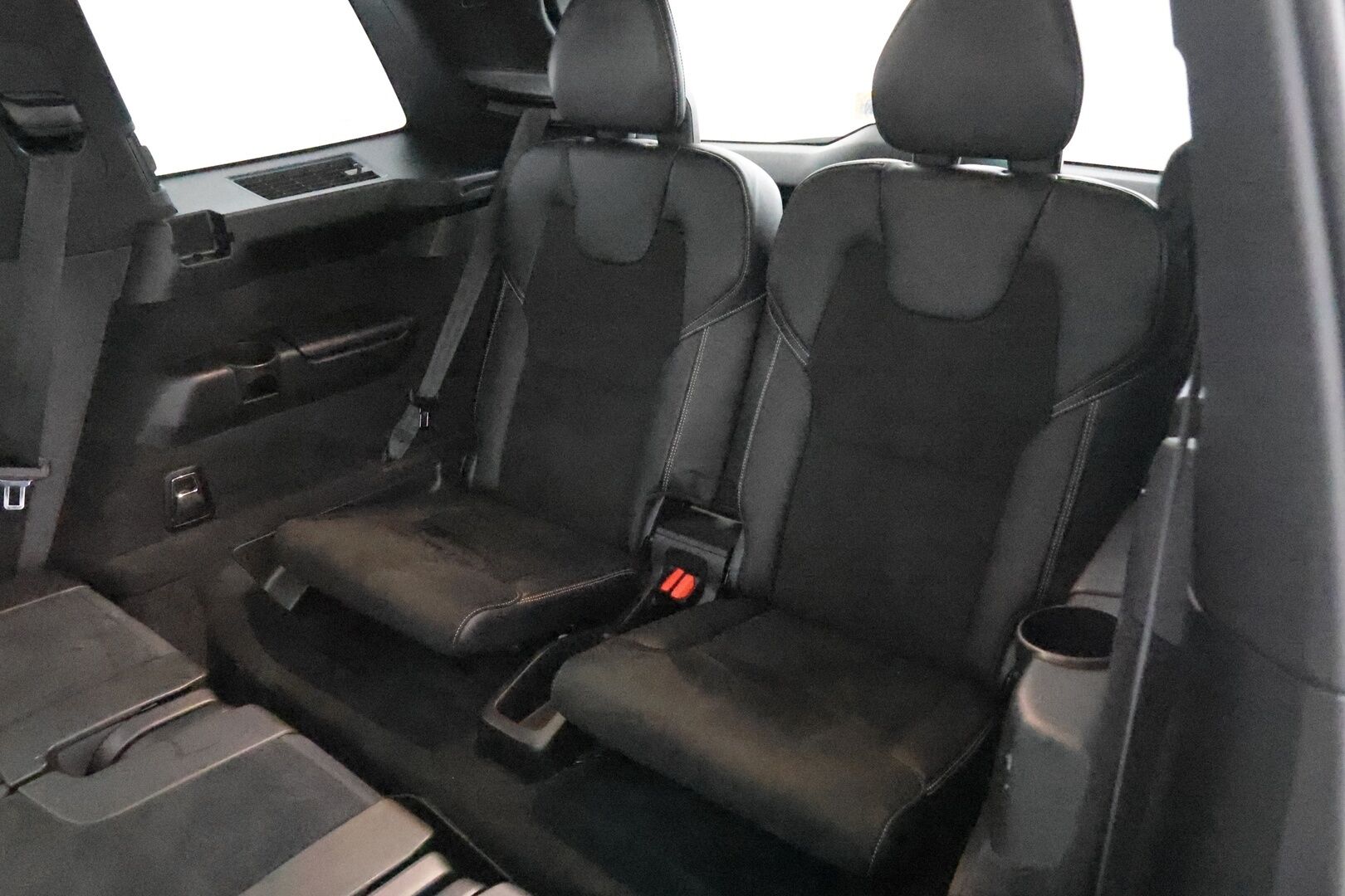 Volvo XC90 2018 T8 Twin Engine AWD R-Design aut - 3,99 % KORKOTARJOUS TÄHÄN AUTOON - 7-P / Webasto / Pilot Assist / Panorama / 360° Kamera / Koukku / Nahka-alcantara Sporttipenkit Muistilla / KeylessGo / 2x renkaat