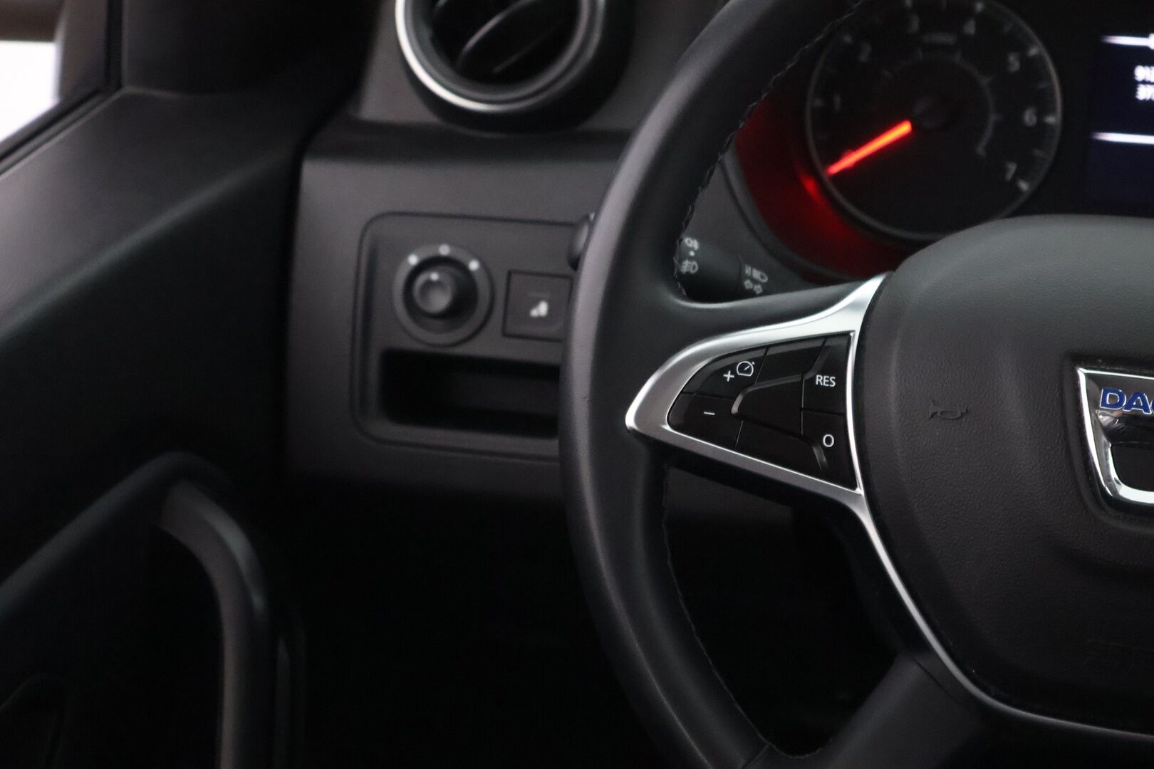 Dacia Duster 2020 TCe 130 4x4 Prestige - 1Om Suomiauto / Peruutuskamera / Navi / BLIS / Lohko & Sisäpistoke / Vakkari / 2x Renkaat aluvantein!