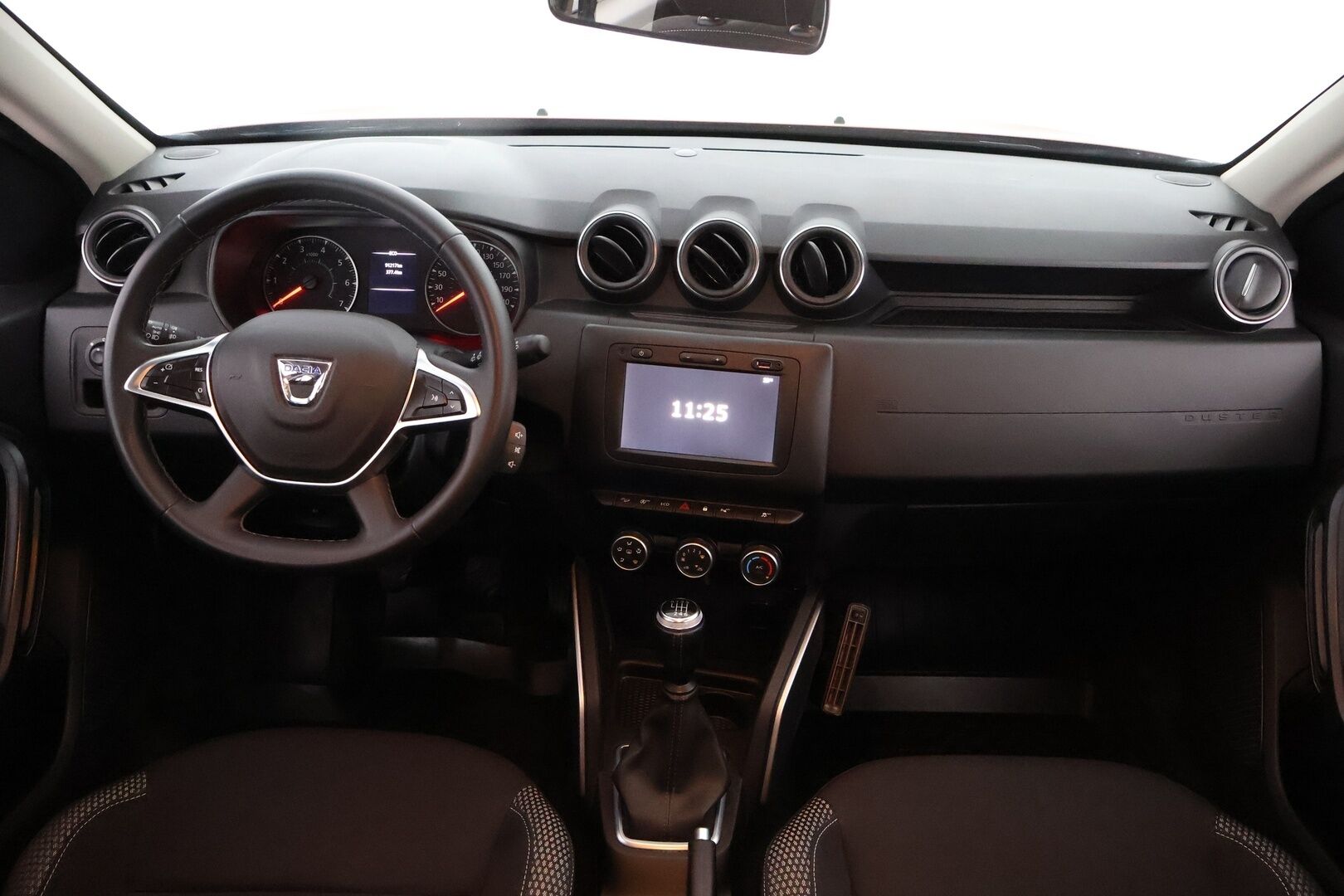 Dacia Duster 2020 TCe 130 4x4 Prestige - 1Om Suomiauto / Peruutuskamera / Navi / BLIS / Lohko & Sisäpistoke / Vakkari / 2x Renkaat aluvantein!