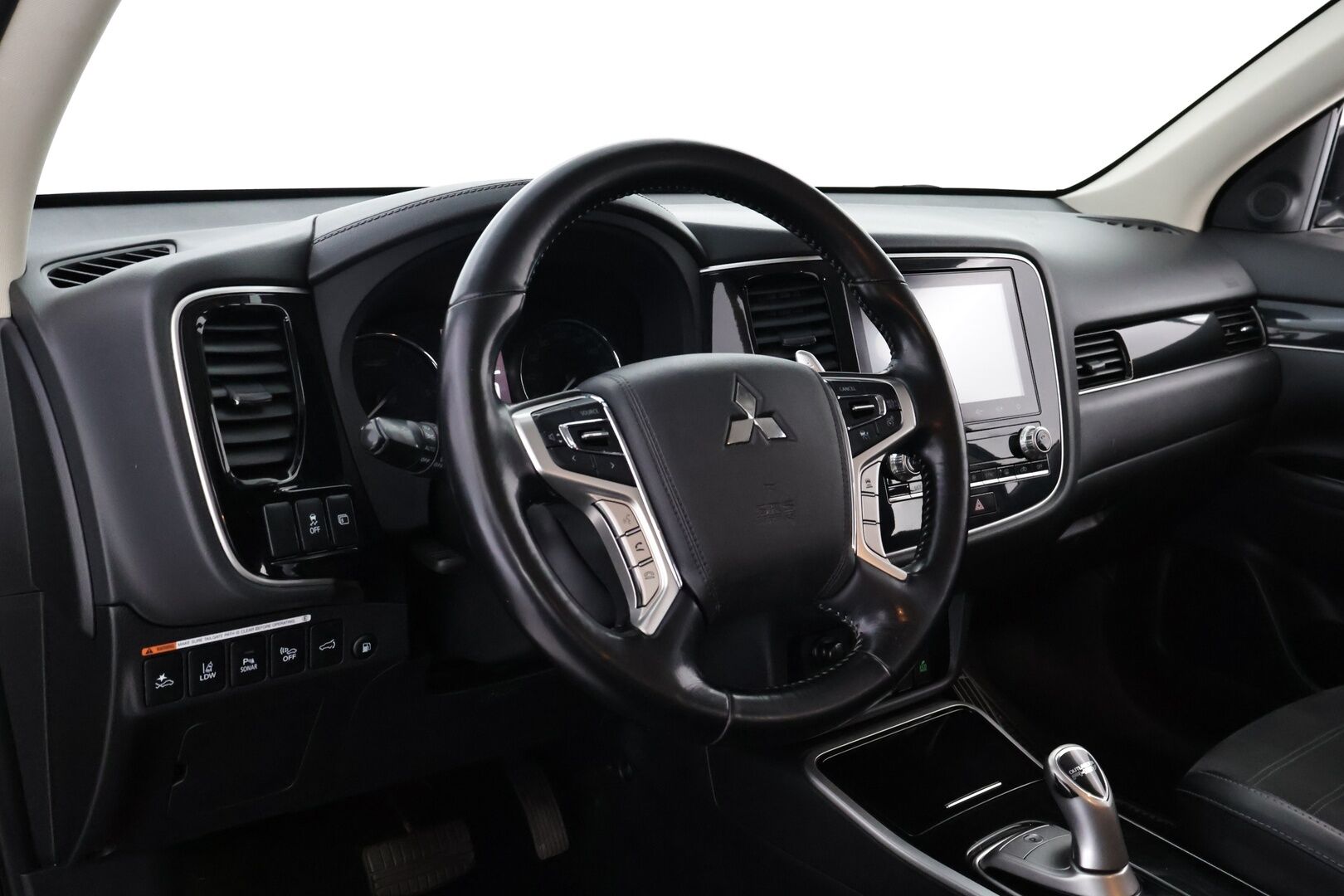 Mitsubishi OUTLANDER PHEV 2020 Instyle 4WD 5p - Suomiauto | ACC | Nahka-alcantara sähköpenkit | Vetokoukku | Peruutuskamera | Lohko+sis | Kaistavahti | Ratinlämmitys