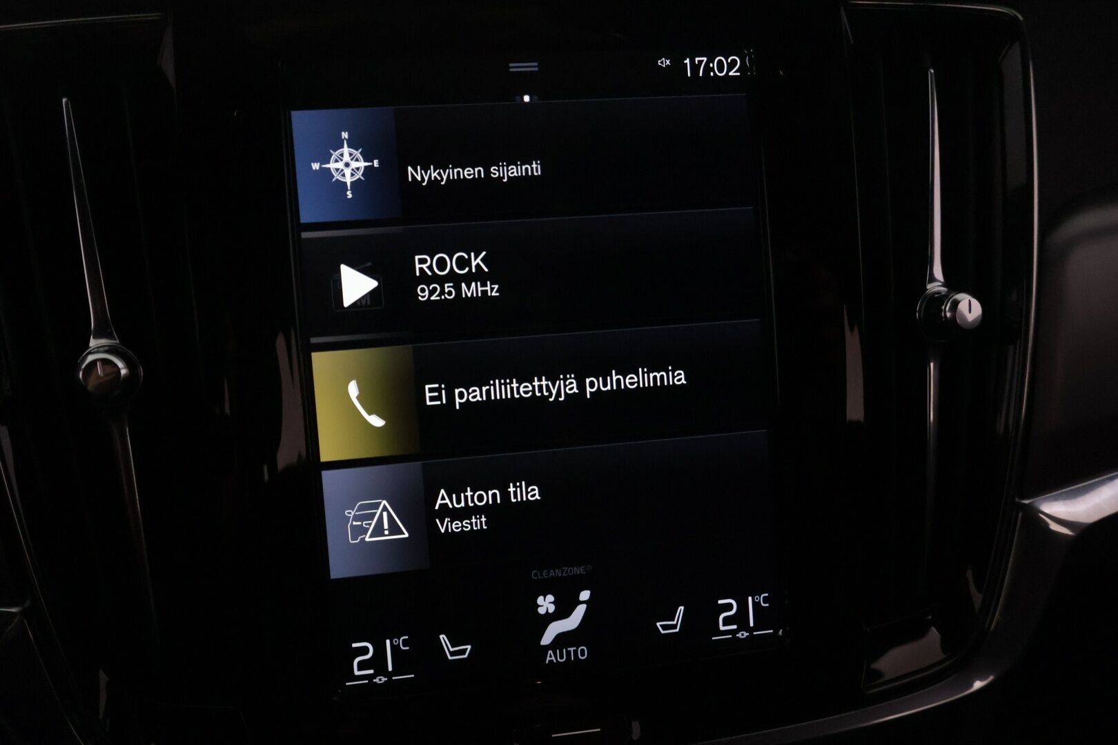 Volvo V90 2018 D3 Momentum aut - | ACC | P. Kamera | Webasto | CarPlay l Navi l Nahkasisusta | Koukku | Ei Adblue | 