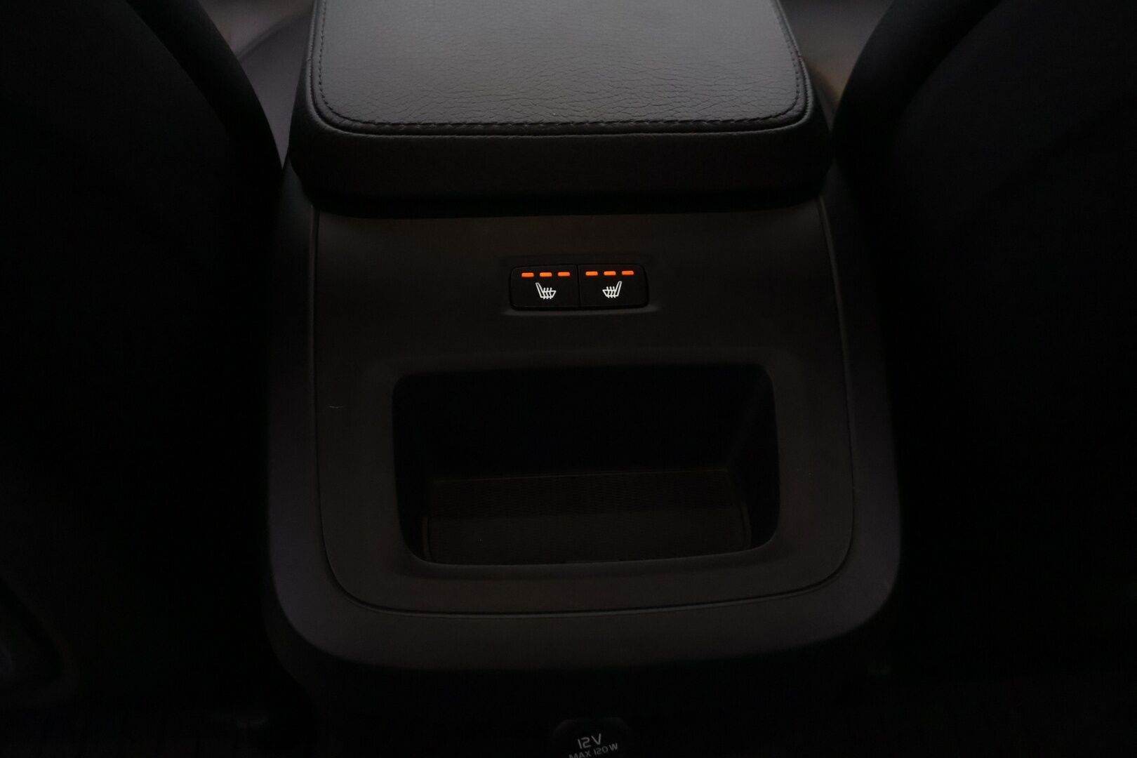 Volvo V90 2018 D3 Momentum aut - | ACC | P. Kamera | Webasto | CarPlay l Nahkasisusta | Koukku | Ei Adblue | 