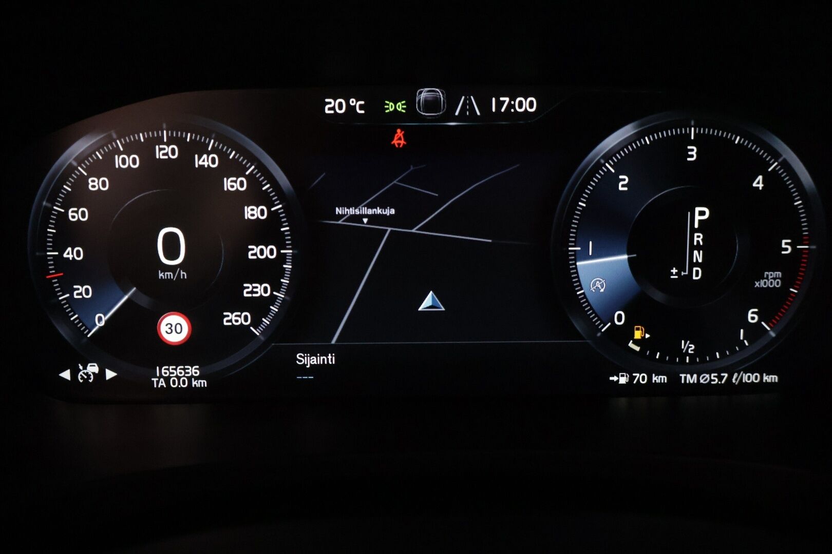 Volvo V90 2018 D3 Momentum aut - | ACC | P. Kamera | Webasto | CarPlay l Nahkasisusta | Koukku | Ei Adblue | 