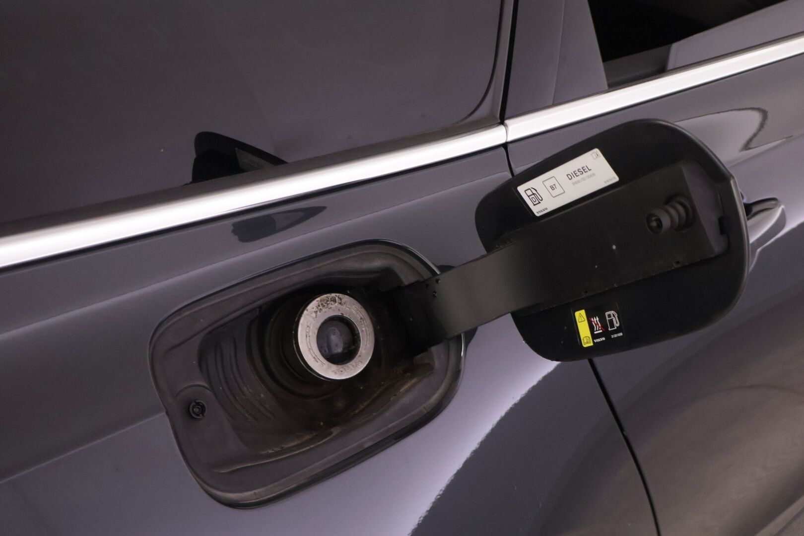 Volvo V90 2018 D3 Momentum aut - | ACC | P. Kamera | Webasto | CarPlay l Navi l Nahkasisusta | Koukku | Ei Adblue | 
