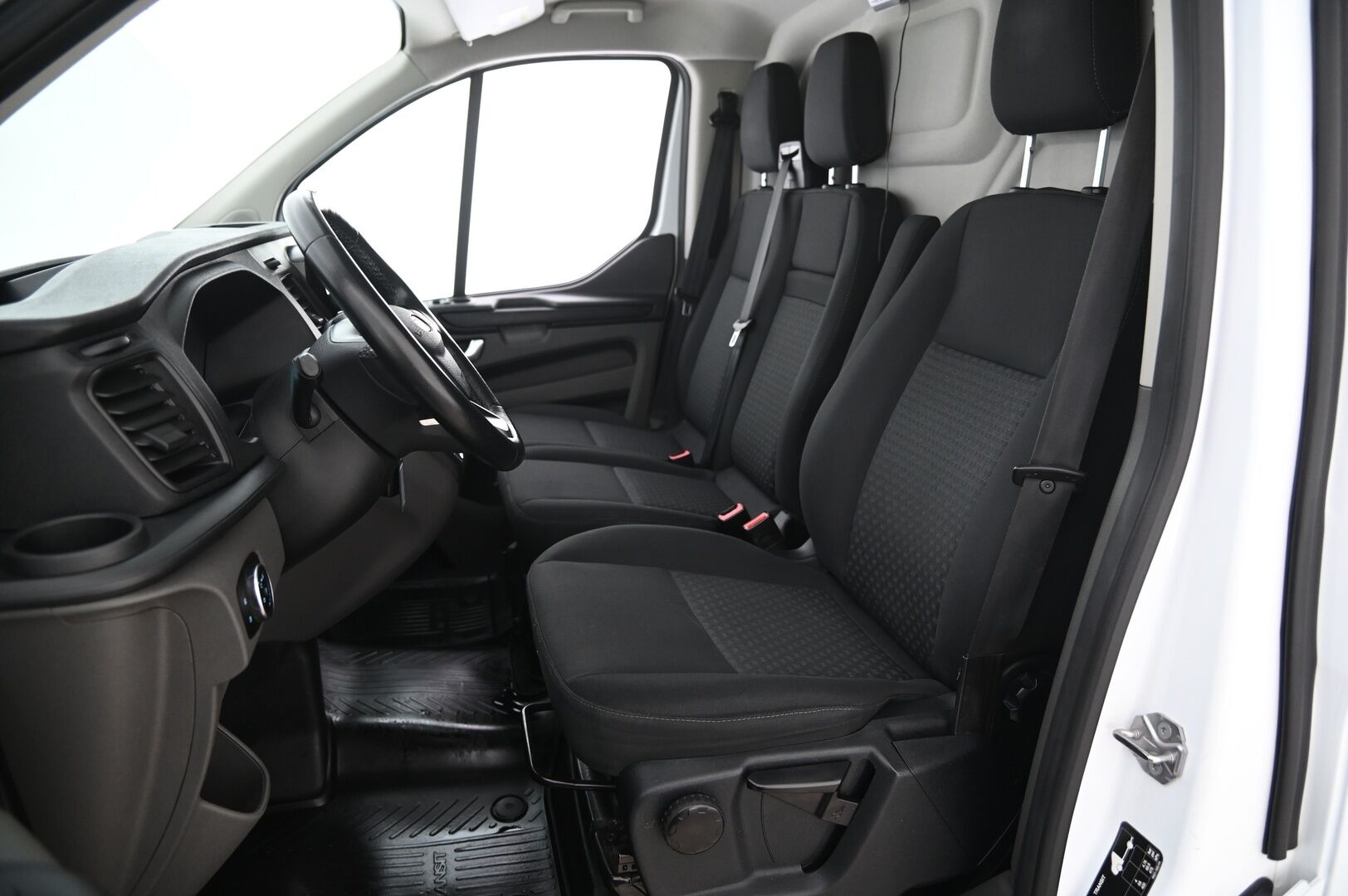 Ford Transit 2020 Transit Custom Umpikorinen (BB) 4ov 1995cm3 A - Tutkat | Vetokoukku | Vakkari | Bi-Xenon 