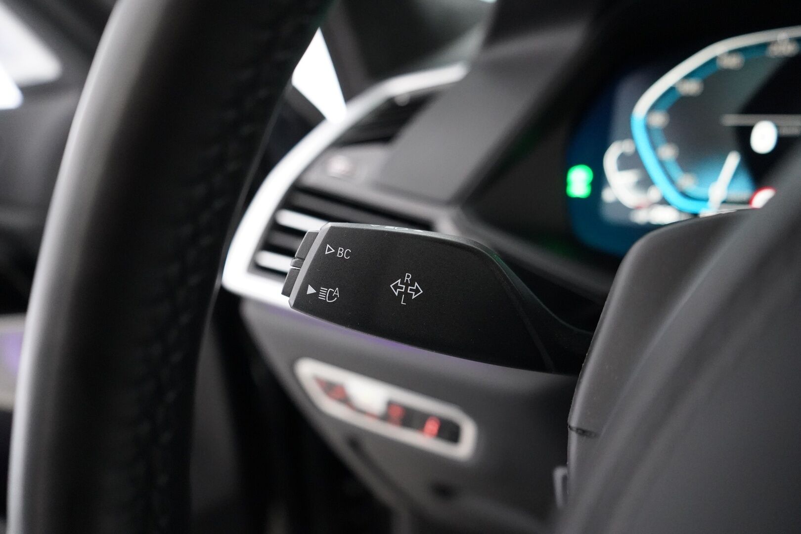 BMW X5 2020 G05 xDrive45e A M-sport * B&W / HUD / ACC / Comfort-nahat / Koukku / 360-kam / Laser / Panorama / Soft Close * - Suomi-auto / SoH 90.5% / 2x Vanteet / Merkkihuoltohistoria