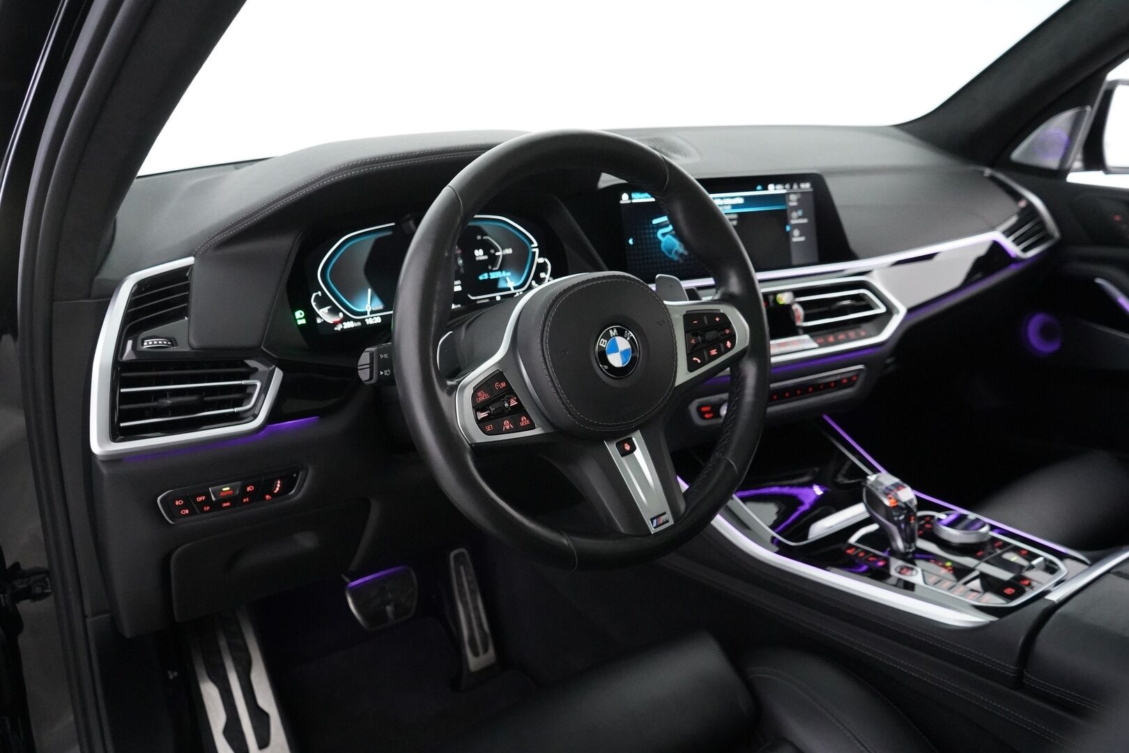 BMW X5 2020 G05 xDrive45e A M-sport * B&W / HUD / ACC / Comfort-nahat / Koukku / 360-kam / Laser / Panorama / Soft Close * - Suomi-auto / SoH 90.5% / 2x Vanteet / Merkkihuoltohistoria