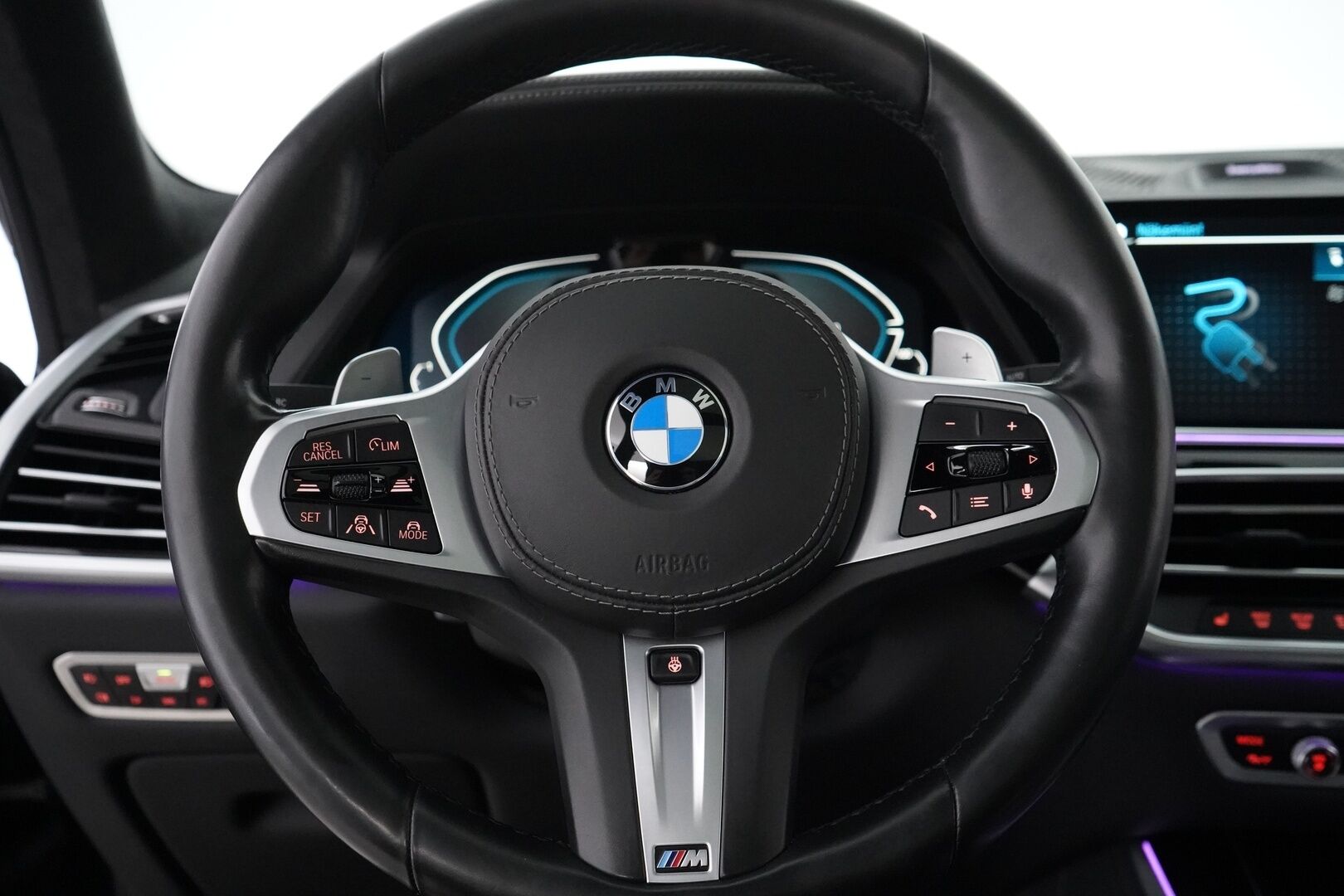 BMW X5 2020 G05 xDrive45e A M-sport * B&W / HUD / ACC / Comfort-nahat / Koukku / 360-kam / Laser / Panorama / Soft Close * - Suomi-auto / SoH 90.5% / 2x Vanteet / Merkkihuoltohistoria