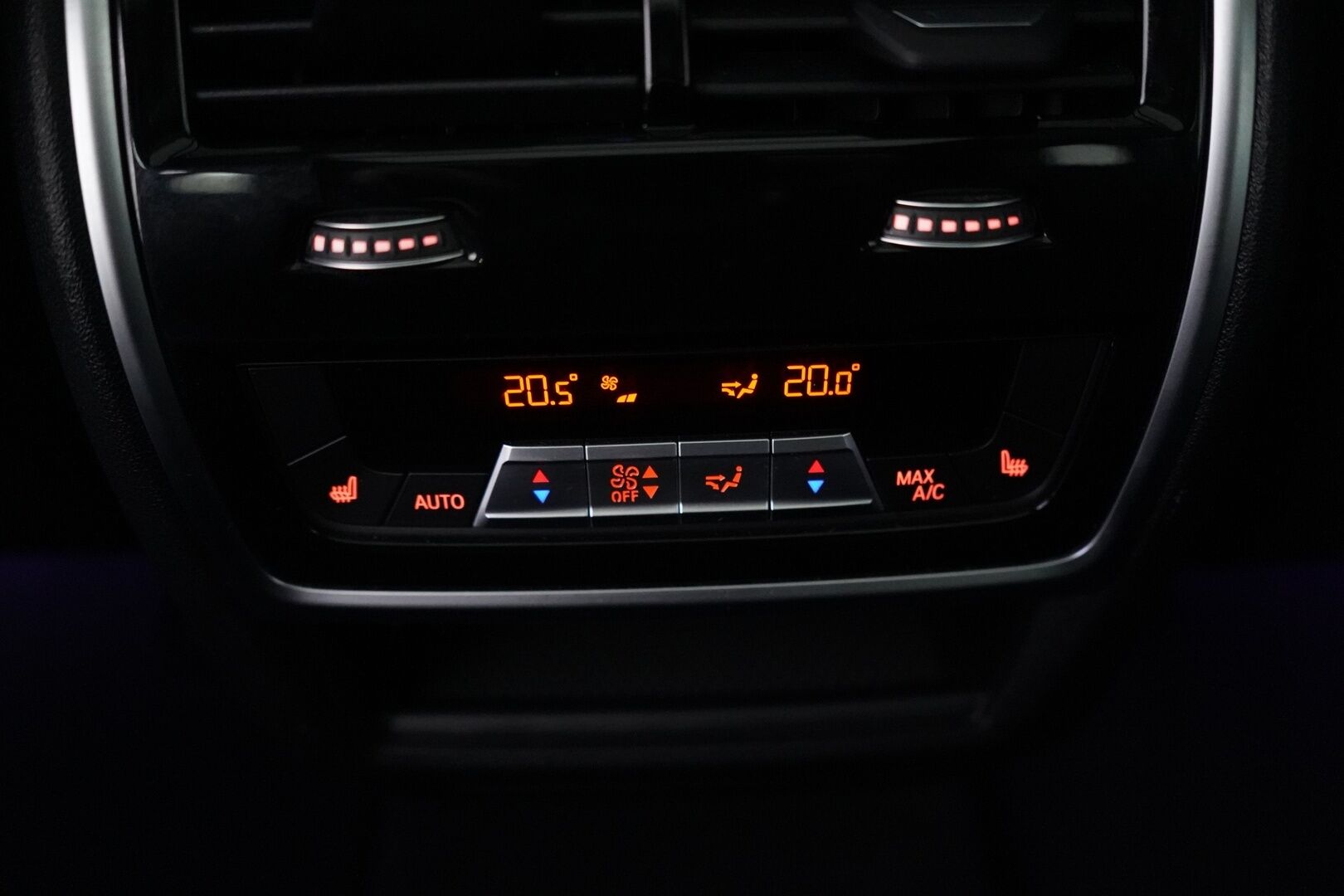 BMW X5 2020 G05 xDrive45e A M-sport * B&W / HUD / ACC / Comfort-nahat / Koukku / 360-kam / Laser / Panorama / Soft Close * - Suomi-auto / SoH 90.5% / 2x Vanteet / Merkkihuoltohistoria