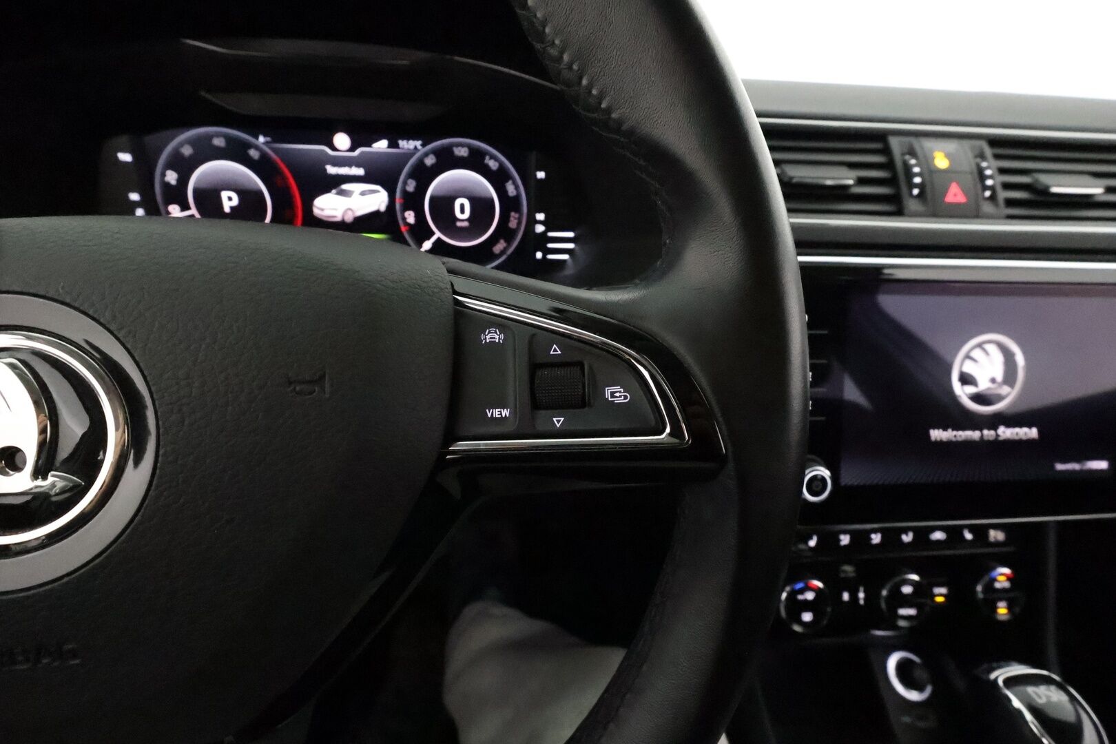 Skoda Superb 2020 Combi 2,0 TDI 150 Style DSG Autom. * Webasto / Adapt.Vakkari / Canton Audio / Matrix LED / Koukku / Muistipenkki / Peruutuskamera - 1-om Suomi-auto / Kahdet renkaat / Merkkihuollettu / Supervarusteet!