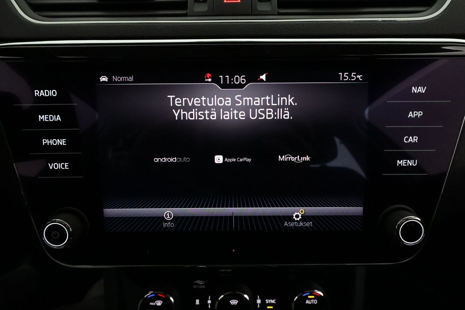 Skoda Superb 2020 Combi 2,0 TDI 150 Style DSG Autom. * Webasto / Adapt.Vakkari / Canton Audio / Matrix LED / Koukku / Muistipenkki / Peruutuskamera - 1-om Suomi-auto / Kahdet renkaat / Merkkihuollettu / Supervarusteet!