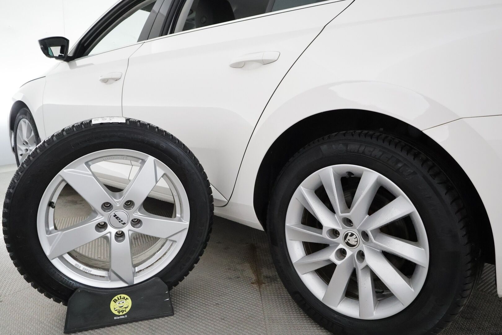 Skoda Superb 2020 Combi 2,0 TDI 150 Style DSG Autom. * Webasto / Adapt.Vakkari / Canton Audio / Matrix LED / Koukku / Muistipenkki / Peruutuskamera - 1-om Suomi-auto / Kahdet renkaat / Merkkihuollettu / Supervarusteet!