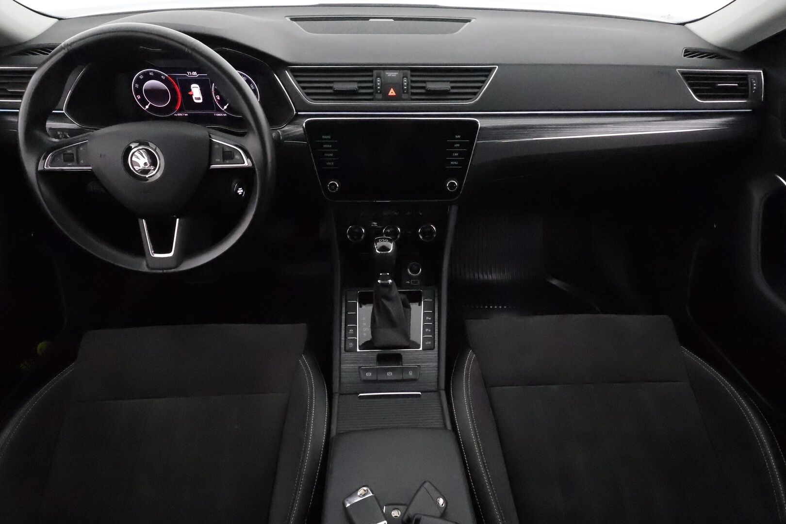 Skoda Superb 2020 Combi 2,0 TDI 150 Style DSG Autom. * Webasto / Adapt.Vakkari / Canton Audio / Matrix LED / Koukku / Muistipenkki / Peruutuskamera - 1-om Suomi-auto / Kahdet renkaat / Merkkihuollettu / Supervarusteet!
