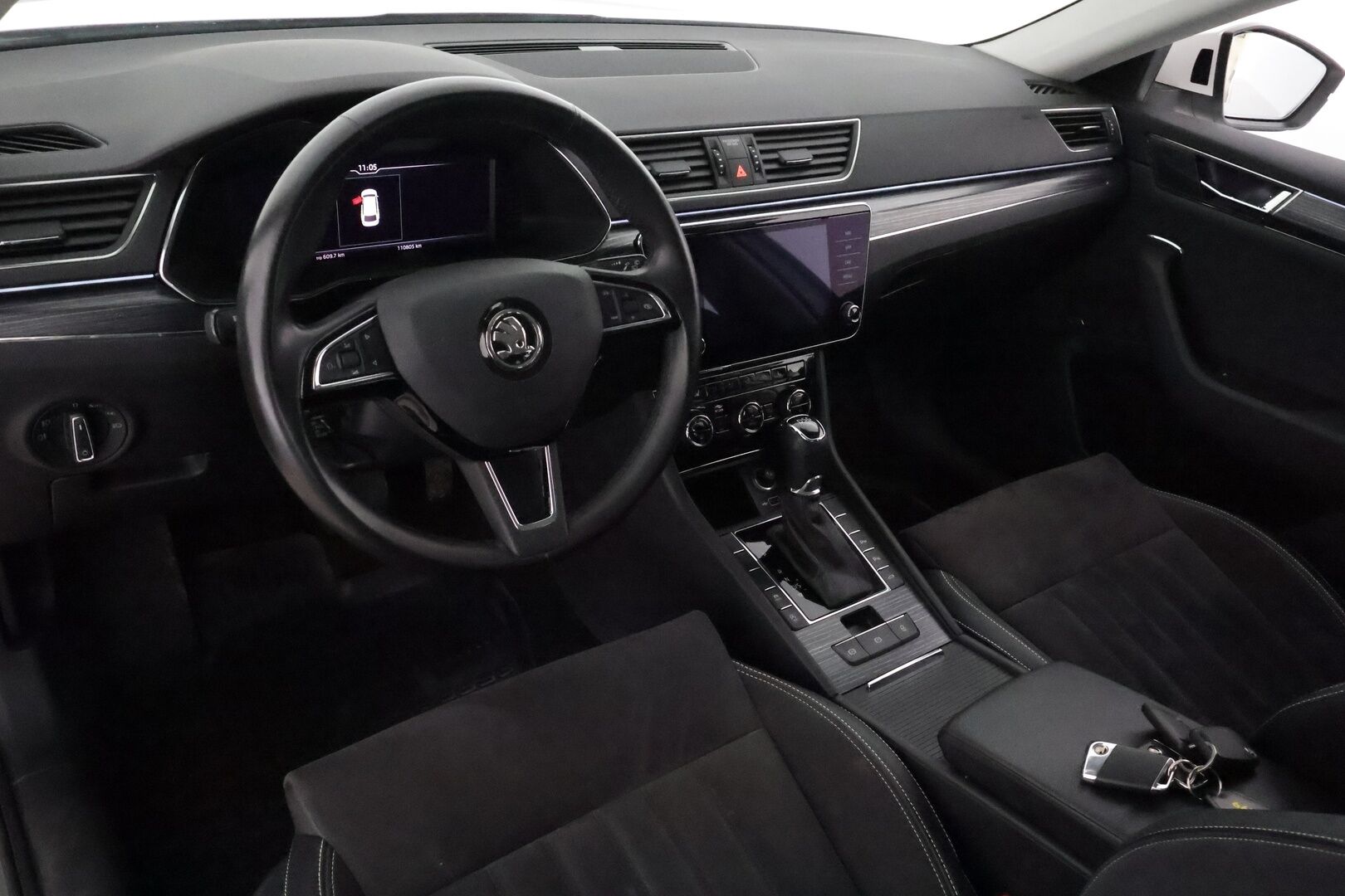 Skoda Superb 2020 Combi 2,0 TDI 150 Style DSG Autom. * Webasto / Adapt.Vakkari / Canton Audio / Matrix LED / Koukku / Muistipenkki / Peruutuskamera - 1-om Suomi-auto / Kahdet renkaat / Merkkihuollettu / Supervarusteet!