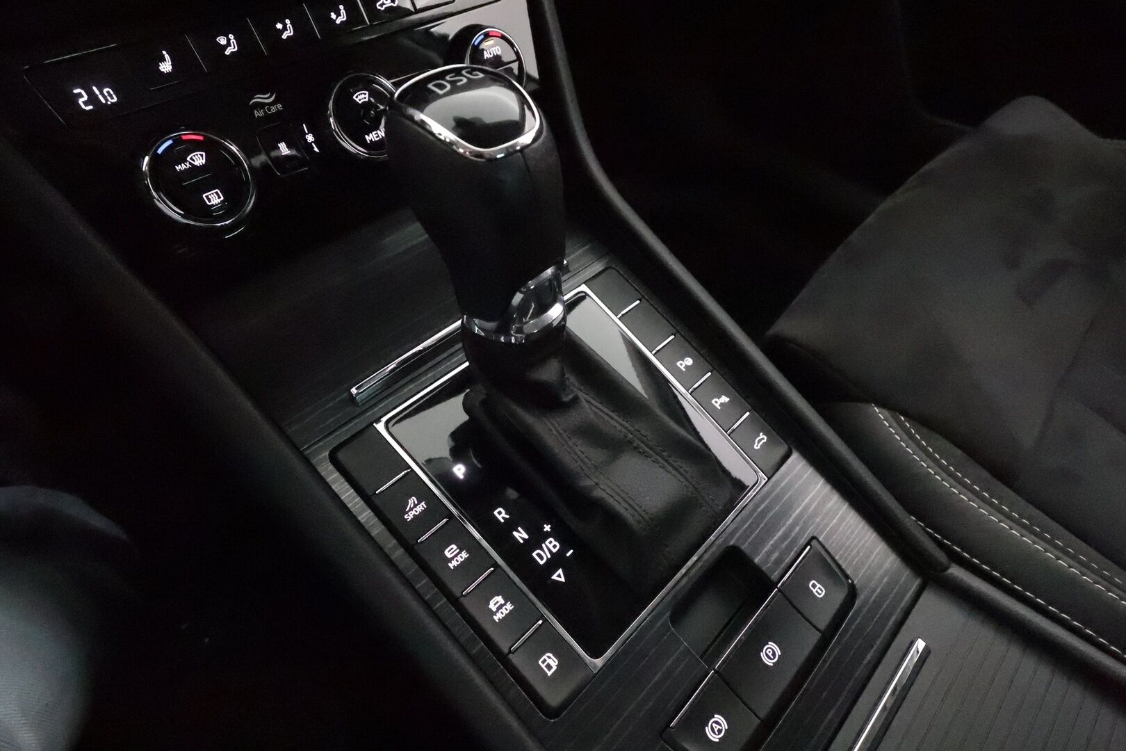 Skoda Superb 2020 1,4 TSI PHEV Style iV DSG *Digimittaristo / ACC / Webasto / Muistipenkki / Koukku / P.kamera* - Merkkihuollettu / Matrix LED / Keyless / Apple&Android / Skoda Sound System