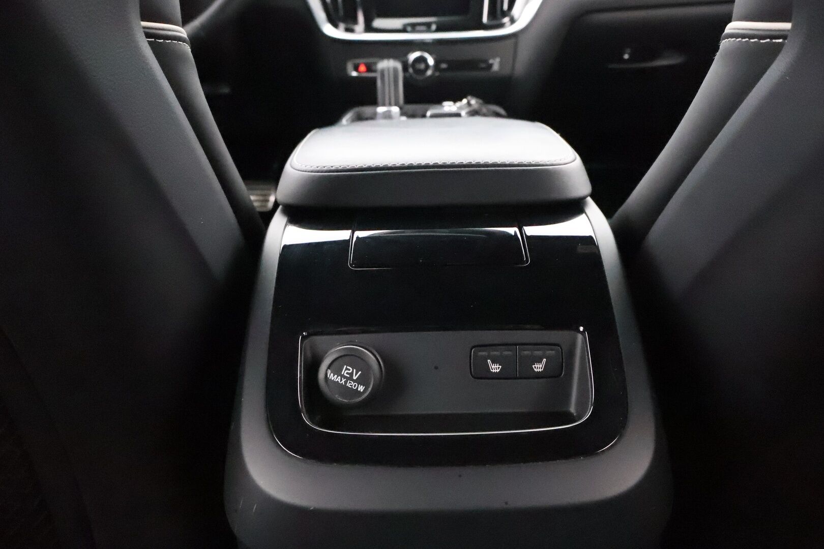 Volvo V60 2020 T8 TwE AWD Business R-Design aut - Suomiauto / Webasto / Adapt.Vakkari / Vetokoukku / Peruutuskamera / Sensus Navi / BLIS / Nahka-Alcantara / Huippuvarusteet / Jakopää juuri tehty!