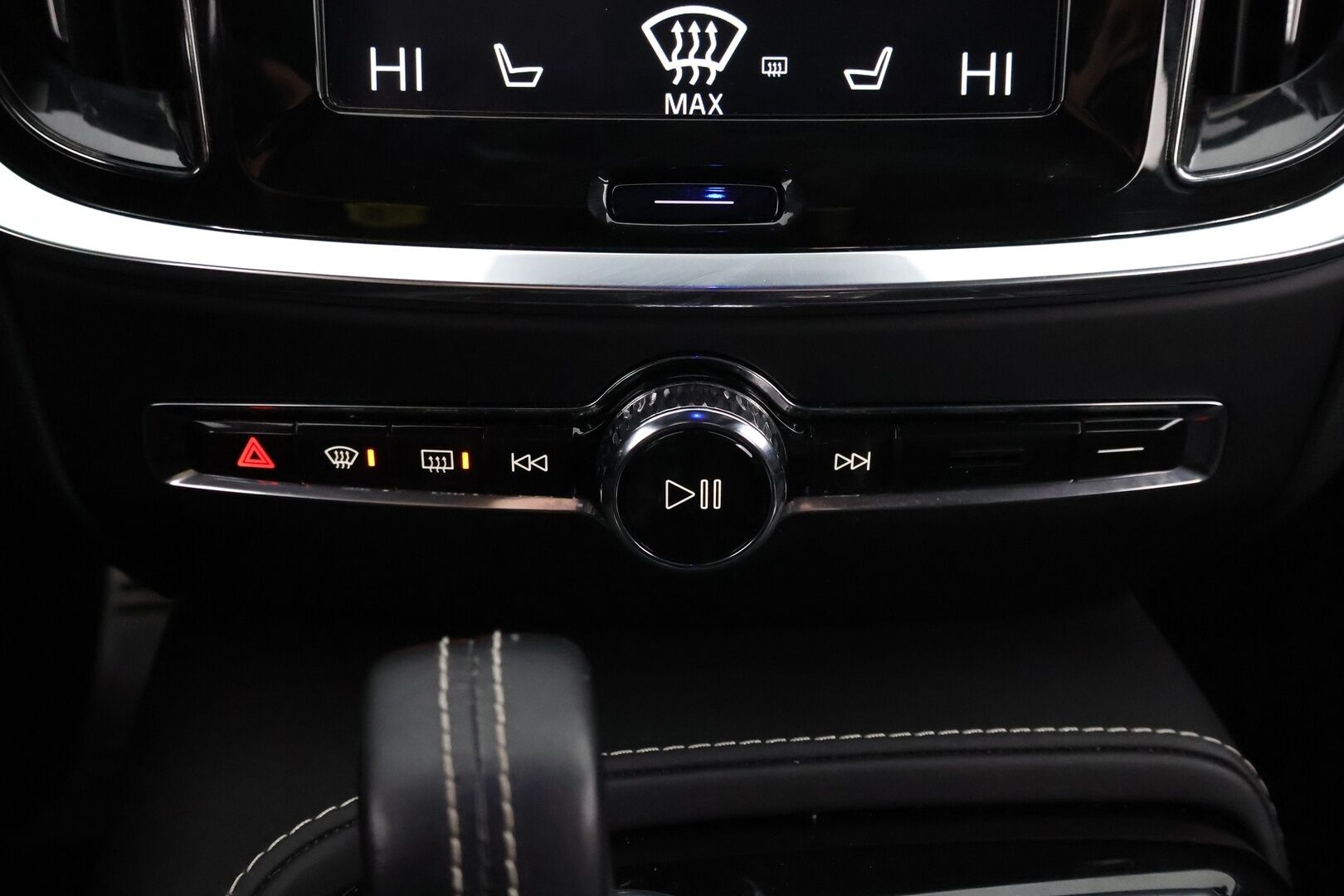Volvo V60 2020 T8 TwE AWD Business R-Design aut - Suomiauto / Webasto / Adapt.Vakkari / Vetokoukku / Peruutuskamera / Sensus Navi / BLIS / Nahka-Alcantara / Huippuvarusteet / Jakopää juuri tehty!