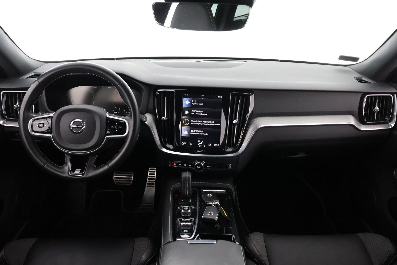 Volvo V60 2020 T8 TwE AWD Business R-Design aut - Suomiauto / Webasto / Adapt.Vakkari / Vetokoukku / Peruutuskamera / Sensus Navi / BLIS / Nahka-Alcantara / Huippuvarusteet / Jakopää juuri tehty!