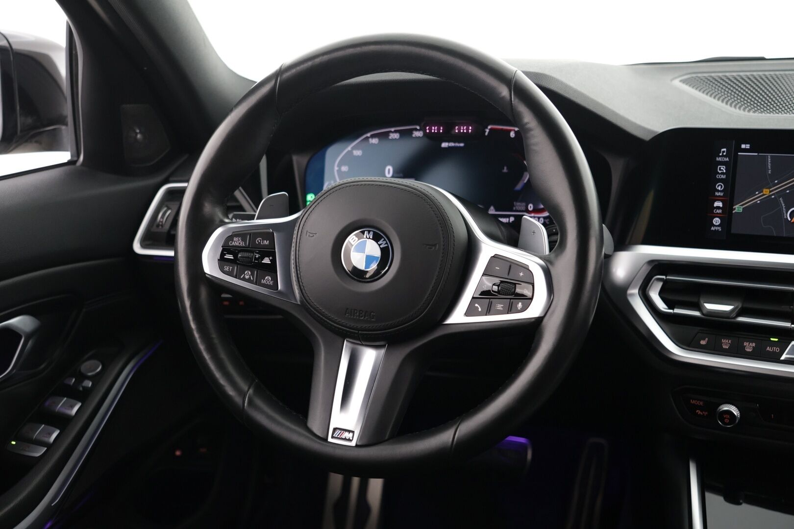 BMW 330 2019 G20 Sedan 330e Business M Sport *Acc / Harman & Kardon / Laser valot / 360-Kamera!* - Todella kovat varusteet / Harvinainen ulkoväri / Hyvin pidetty!