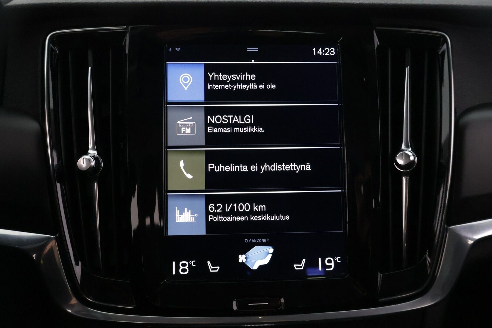 Volvo V90 2017 D4 Business aut** Webasto / VOC / Adapt. vak / Pilot-assist / Vetokoukku - *Tilava / Luotettava / Käyttöauto!*