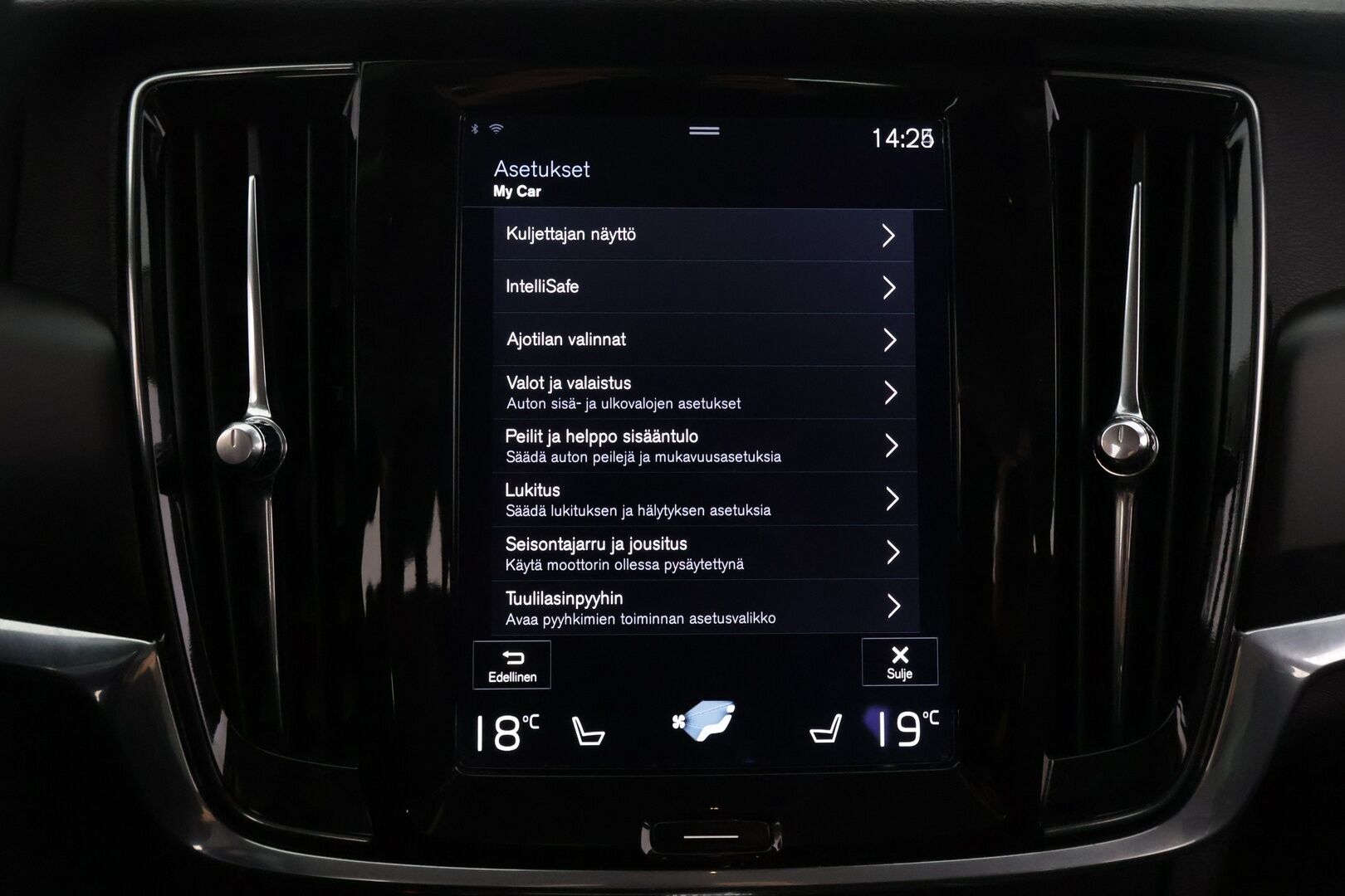 Volvo V90 2017 D4 Business aut** Webasto / VOC / Adapt. vak / Pilot-assist / Vetokoukku - *Tilava / Luotettava / Käyttöauto!*