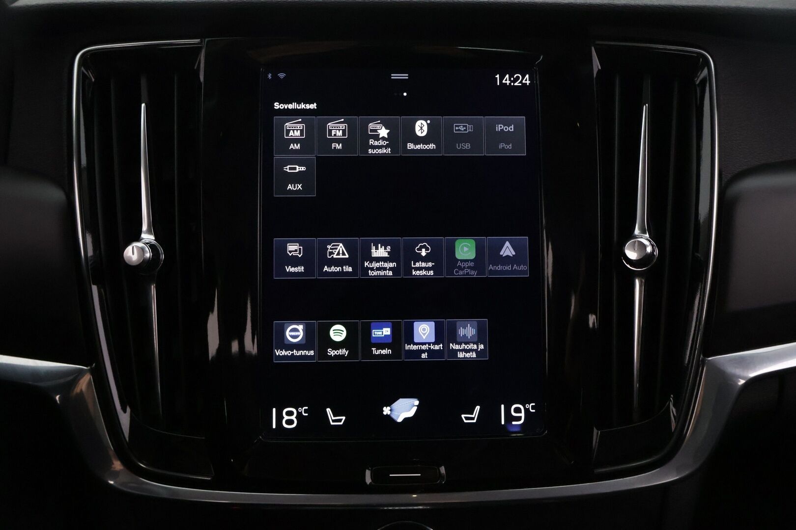 Volvo V90 2017 D4 Business aut** Webasto / VOC / Adapt. vak / Pilot-assist / Vetokoukku - *Tilava / Luotettava / Käyttöauto!*