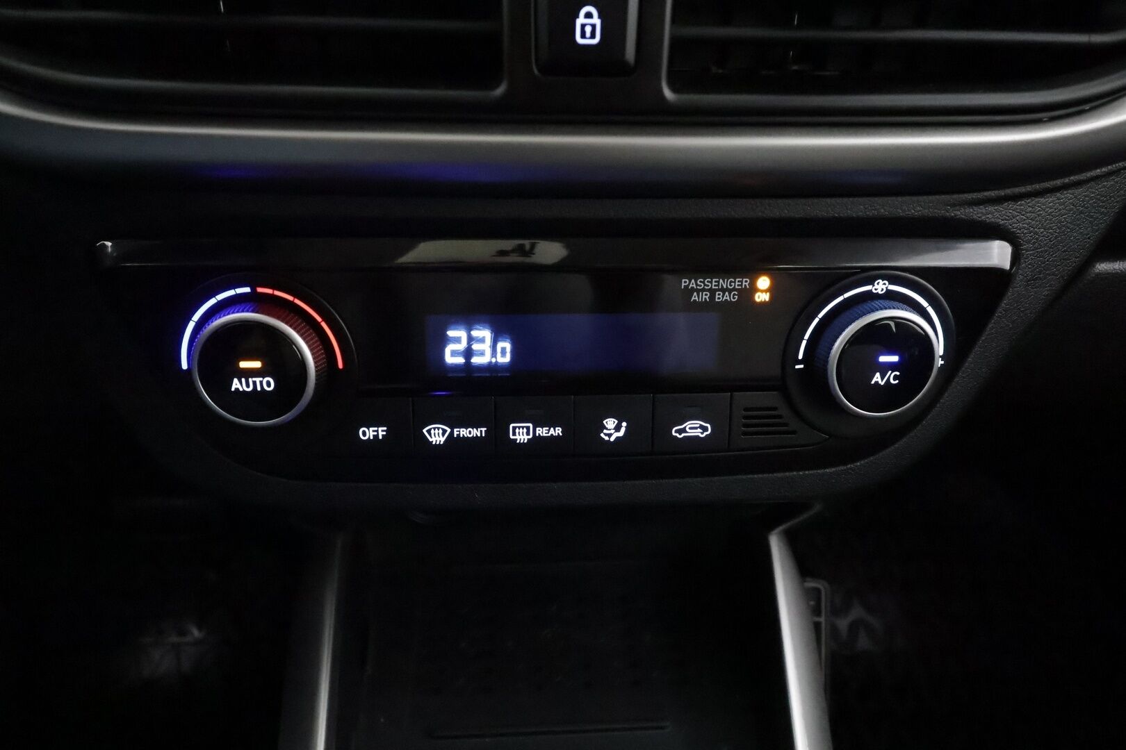 Hyundai i10 2020 1,0 MPI 67 hv 5AMT-automaatti 5-p Comfort *1.OM Suomi-auto / Vakkari / P.kamera / Lohko / Kaistavahti / Ratinlämmitin* - Kahdet renkaat aluvanteilla / Merkkihuollettu / Seuraava katsastus 02/28! - HULLUT AVAJAISHULINAT KORKOTARJOUS 3,29 %