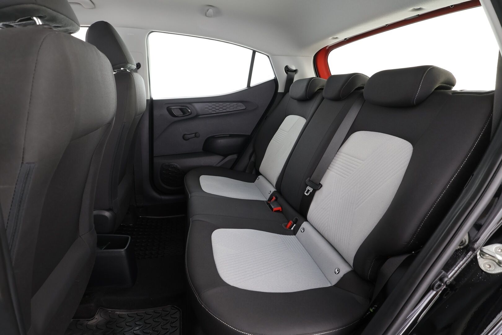 Hyundai i10 2020 1,0 MPI 67 hv 5AMT-automaatti 5-p Comfort * Vakkari / P.kamera / Lohko+Sisä / Kaistavahti / Ratinlämmitin * - 1.Om Suomi-auto / Kahdet renkaat aluvanteilla / Merkkihuollettu / Seuraava katsastus 02/28!