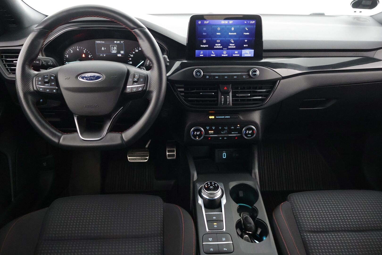 Ford Focus 2020 1,5 EcoBoost 182hv A8 ST-Line 5-ovinen / ACC / Webasto / P-tutkat / LED / Keyless / - Kahdet hyvät renkaat / Hyvä huoltohistoria 