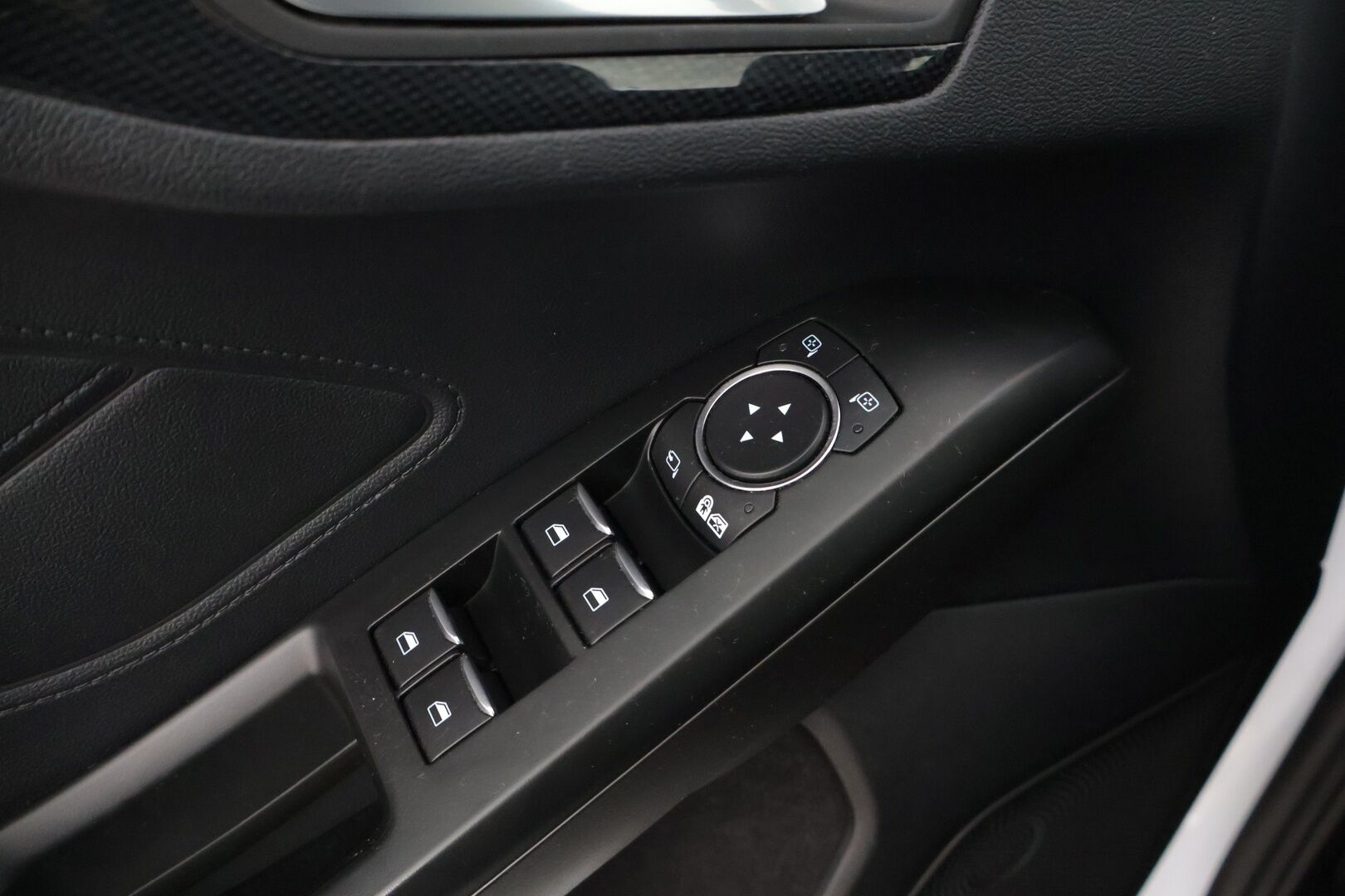 Ford Focus 2020 1,5 EcoBoost 182hv A8 ST-Line 5-ovinen / ACC / Webasto / P-tutkat / LED / Keyless / - Kahdet hyvät renkaat / Hyvä huoltohistoria 