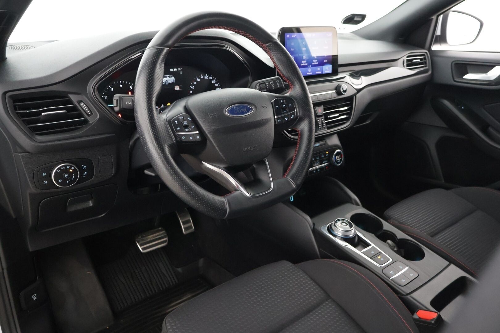 Ford Focus 2020 1,5 EcoBoost 182hv A8 ST-Line 5-ovinen / ACC / Webasto / P-tutkat / LED / Keyless / - Kahdet hyvät renkaat / Hyvä huoltohistoria 