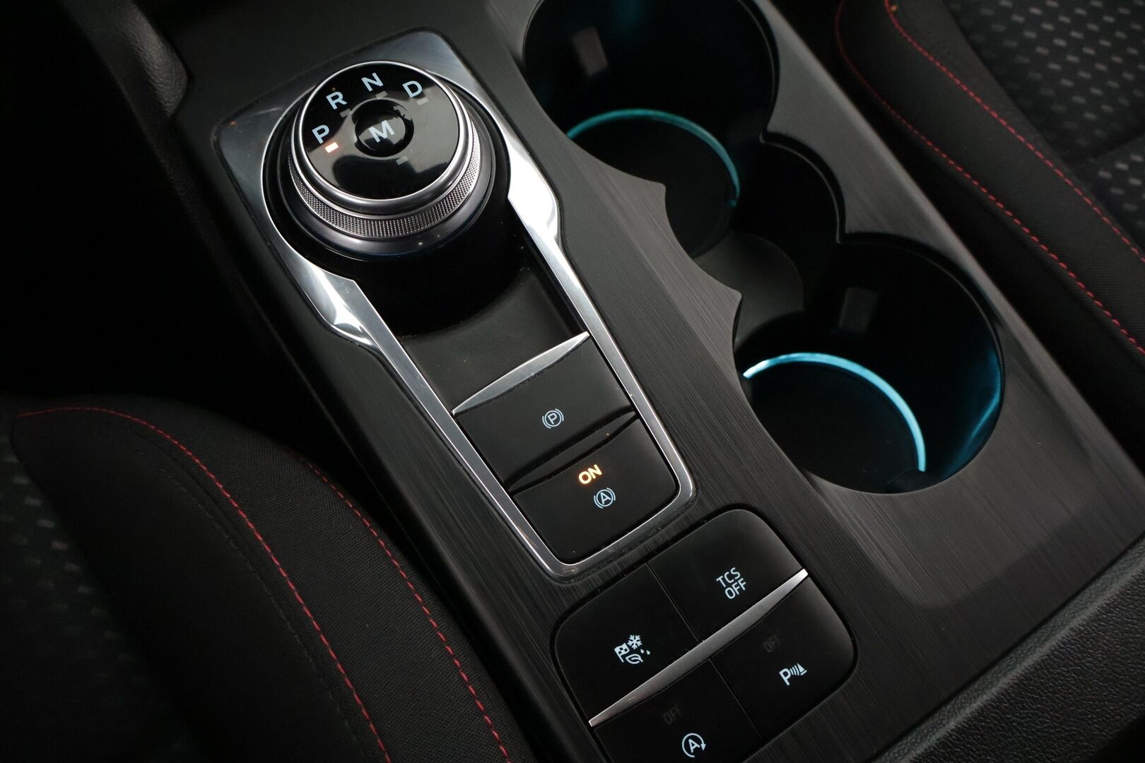 Ford Focus 2020 1,5 EcoBoost 182hv A8 ST-Line 5-ovinen / ACC / Webasto / P-tutkat / LED / Keyless / - Kahdet hyvät renkaat / Hyvä huoltohistoria 
