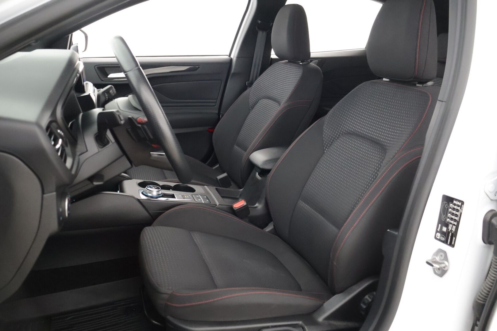 Ford Focus 2020 1,5 EcoBoost 182hv A8 ST-Line 5-ovinen / ACC / Webasto / P-tutkat / LED / Keyless / - Kahdet hyvät renkaat / Hyvä huoltohistoria 
